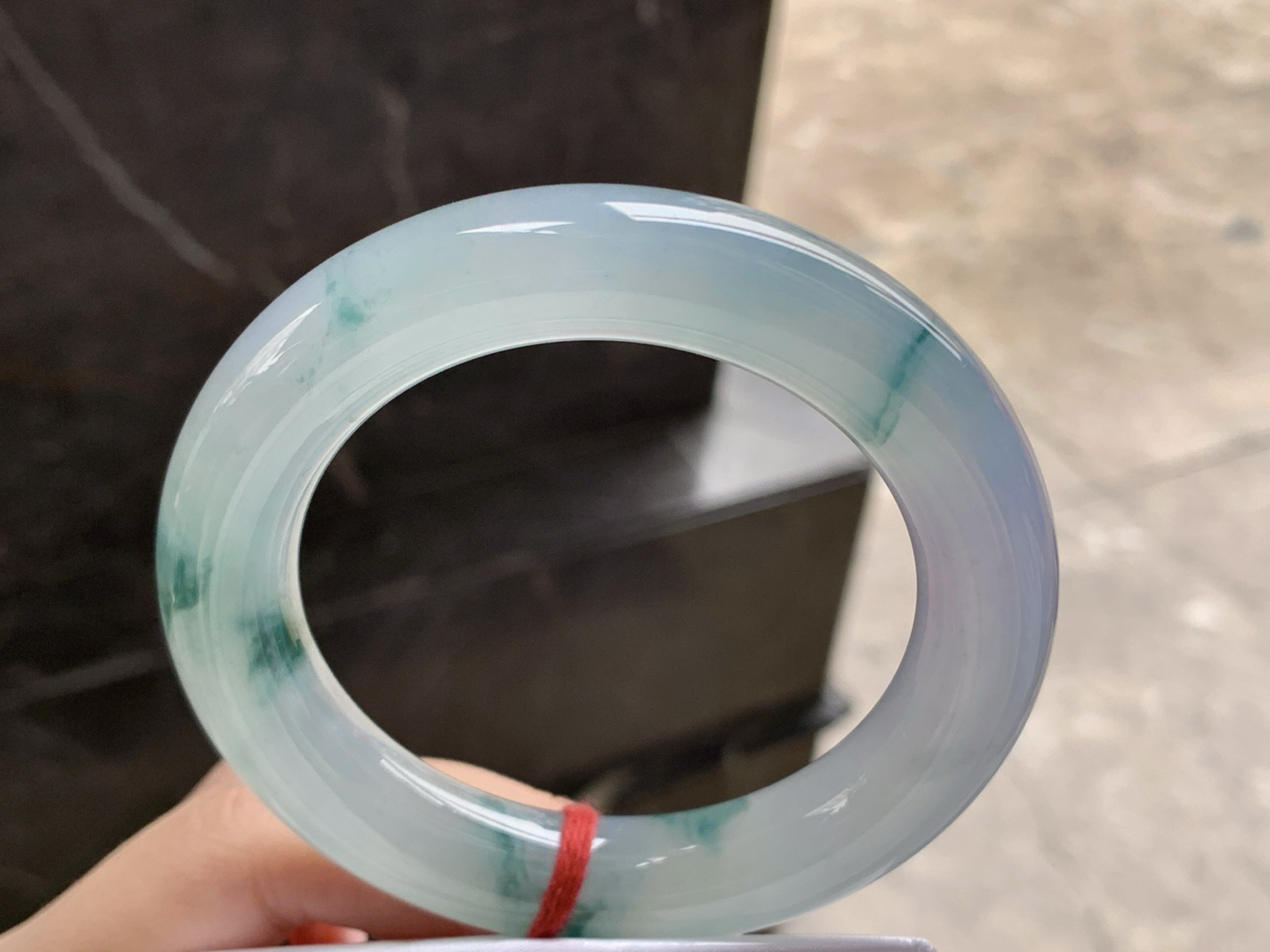 56-12.8

蓝花圆条手镯^_^水润冰透