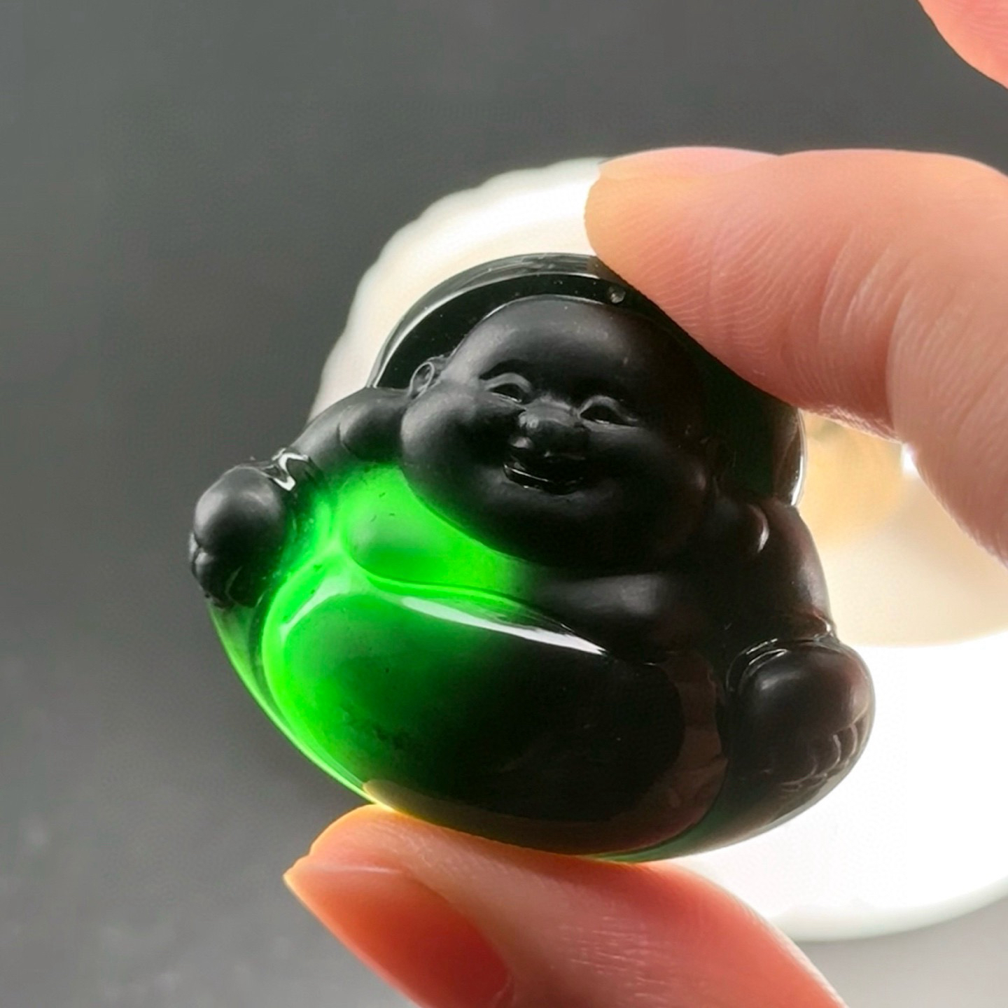 精品墨翠大肚佛裸石 种好色正 黑度极好 打灯通透 油性十足 尺寸31.5