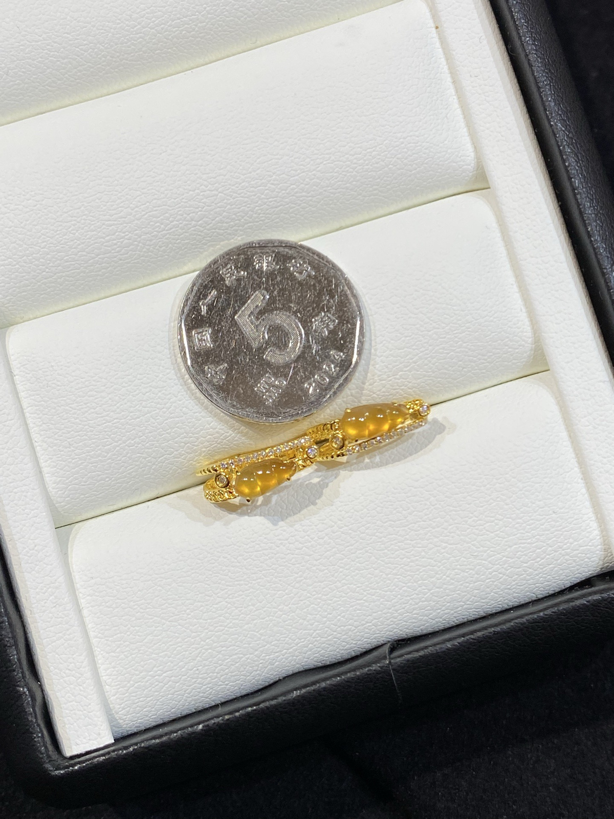 高冰 甜阳绿 满色 福豆 18k

整体尺寸34.1-13.3-9.6