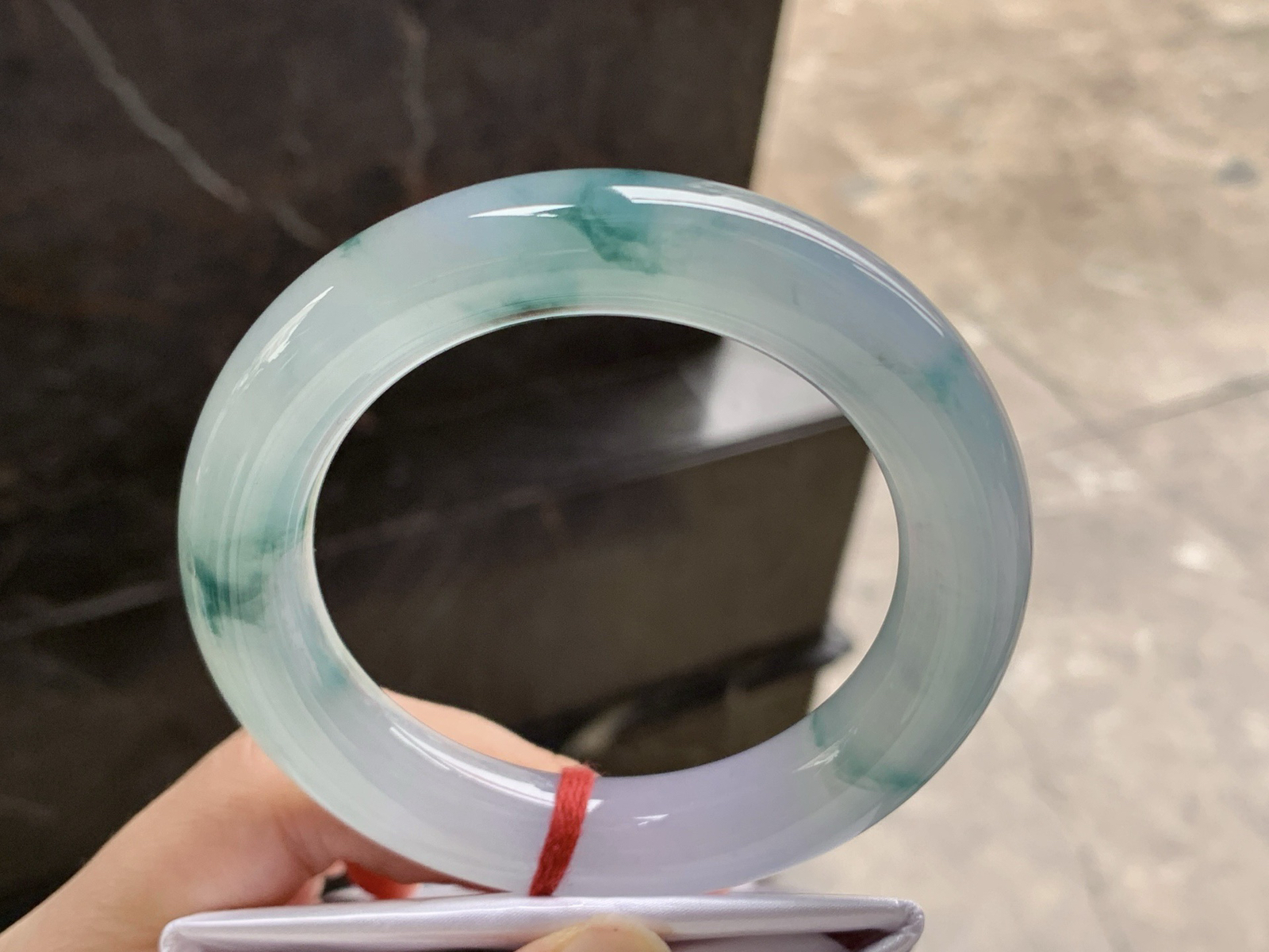 56-12.8

蓝花圆条手镯^_^水润冰透