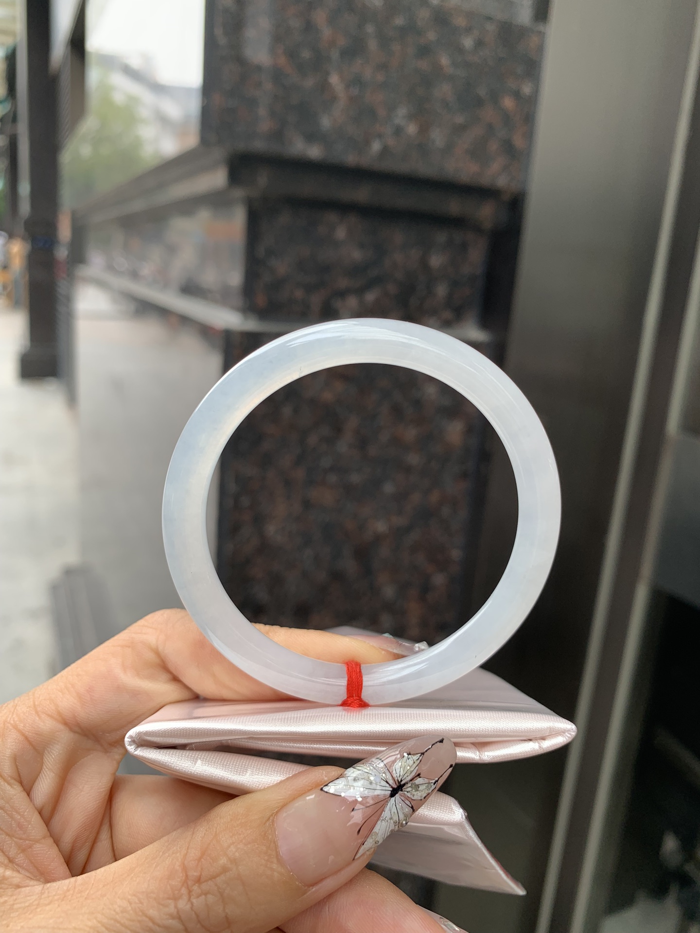 白月光美人条 54.3-7-6 0412-N410-3 打灯细纹，底妆细腻，水水润润的白月光，如同夜