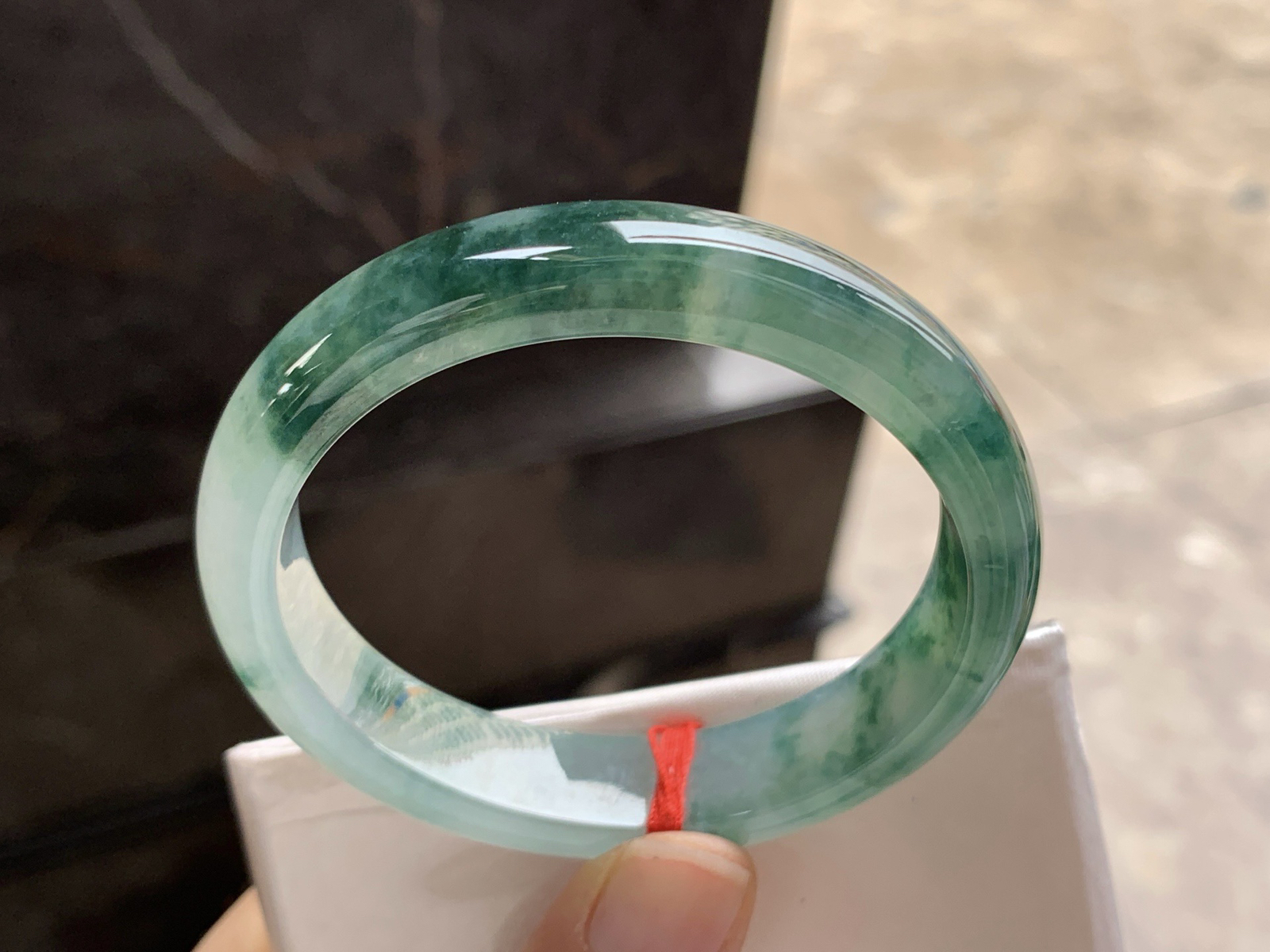 52.8-11.8-7

飘花贵妃手镯^_^正圈50可以带