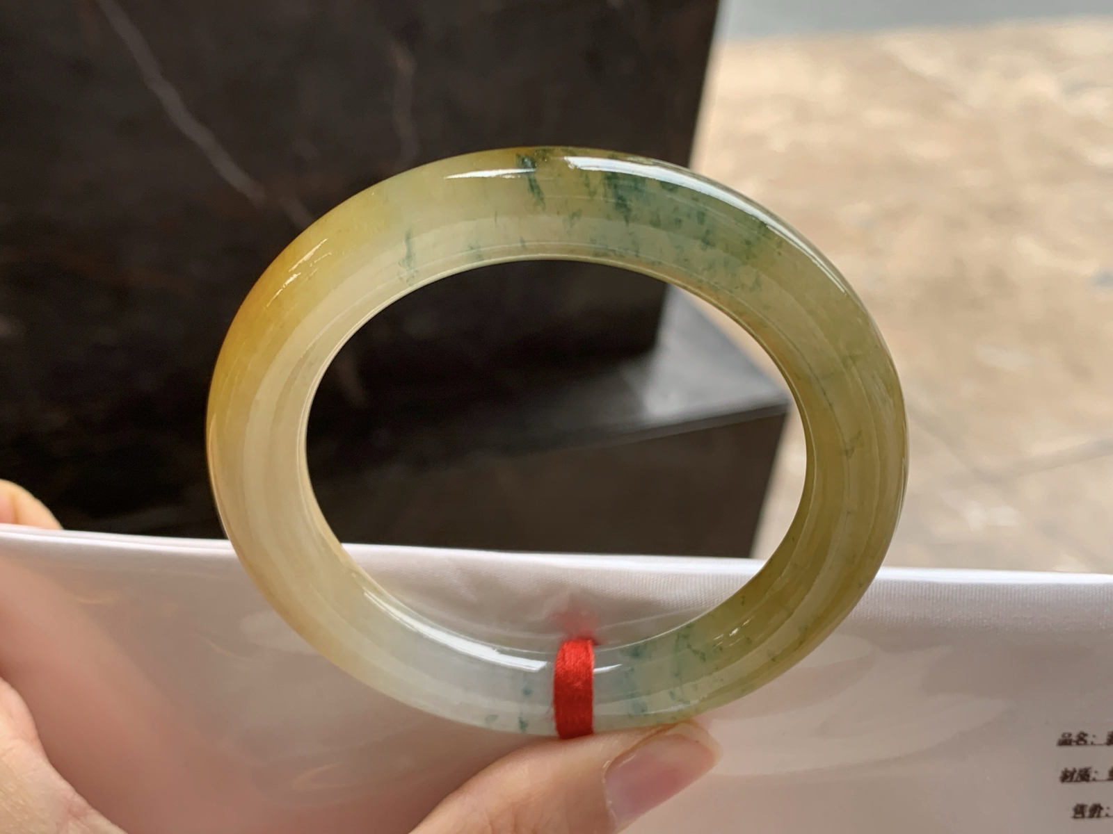 53-10

黄翡圆条手镯^_^起光 鲜艳