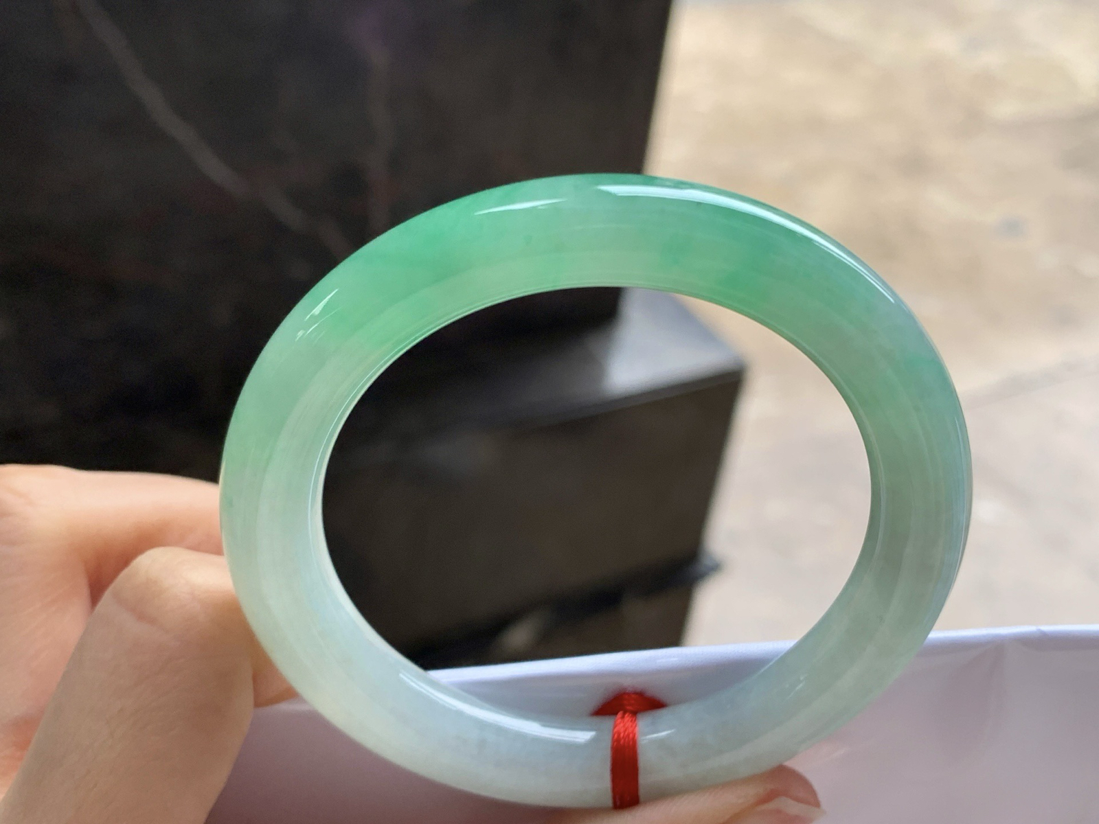 53.5-9.1

阳绿色圆条手镯^_^色阳