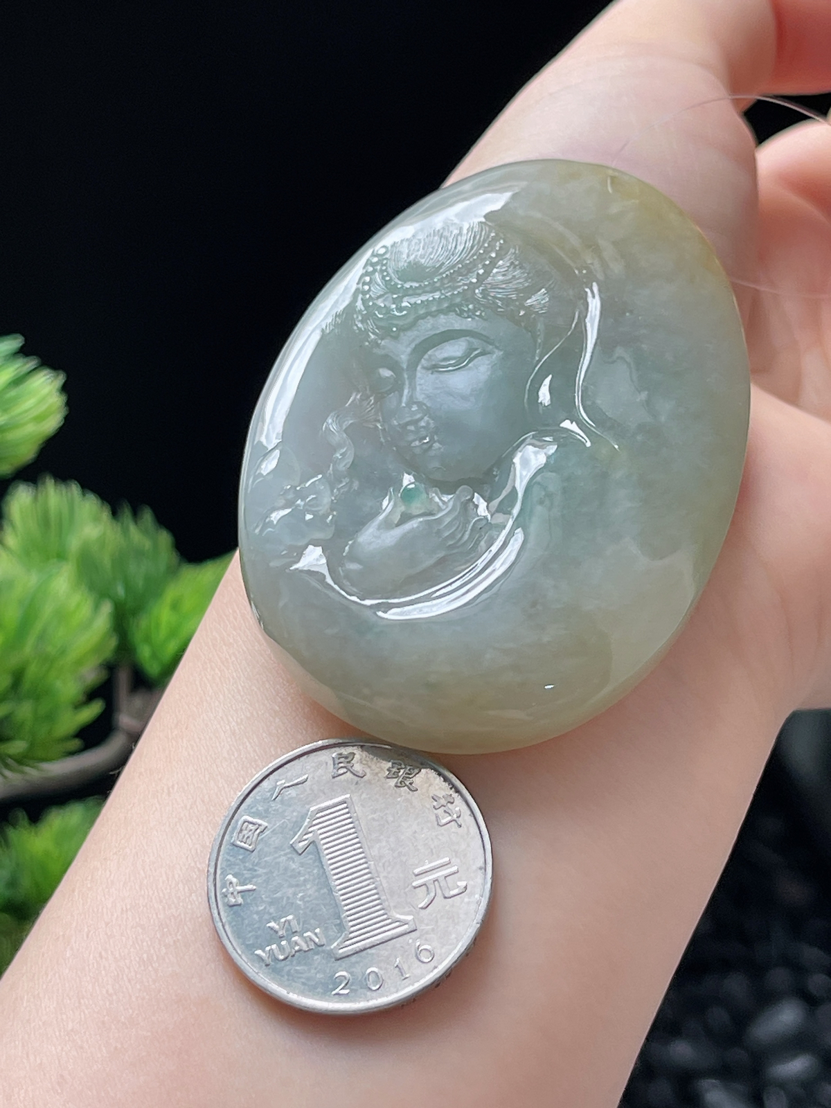 翡翠糯化种淡黄色吊坠