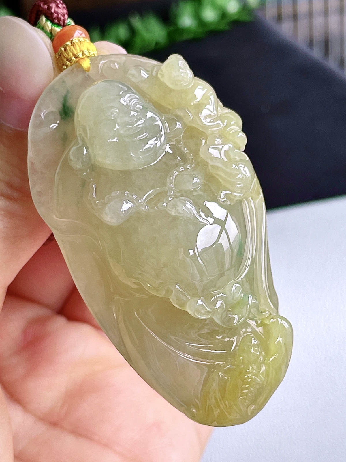 【裸石】冰黄翡逍遥佛吊坠
【说明】缅料 性价比高  
【尺寸】59-33.7-15.7