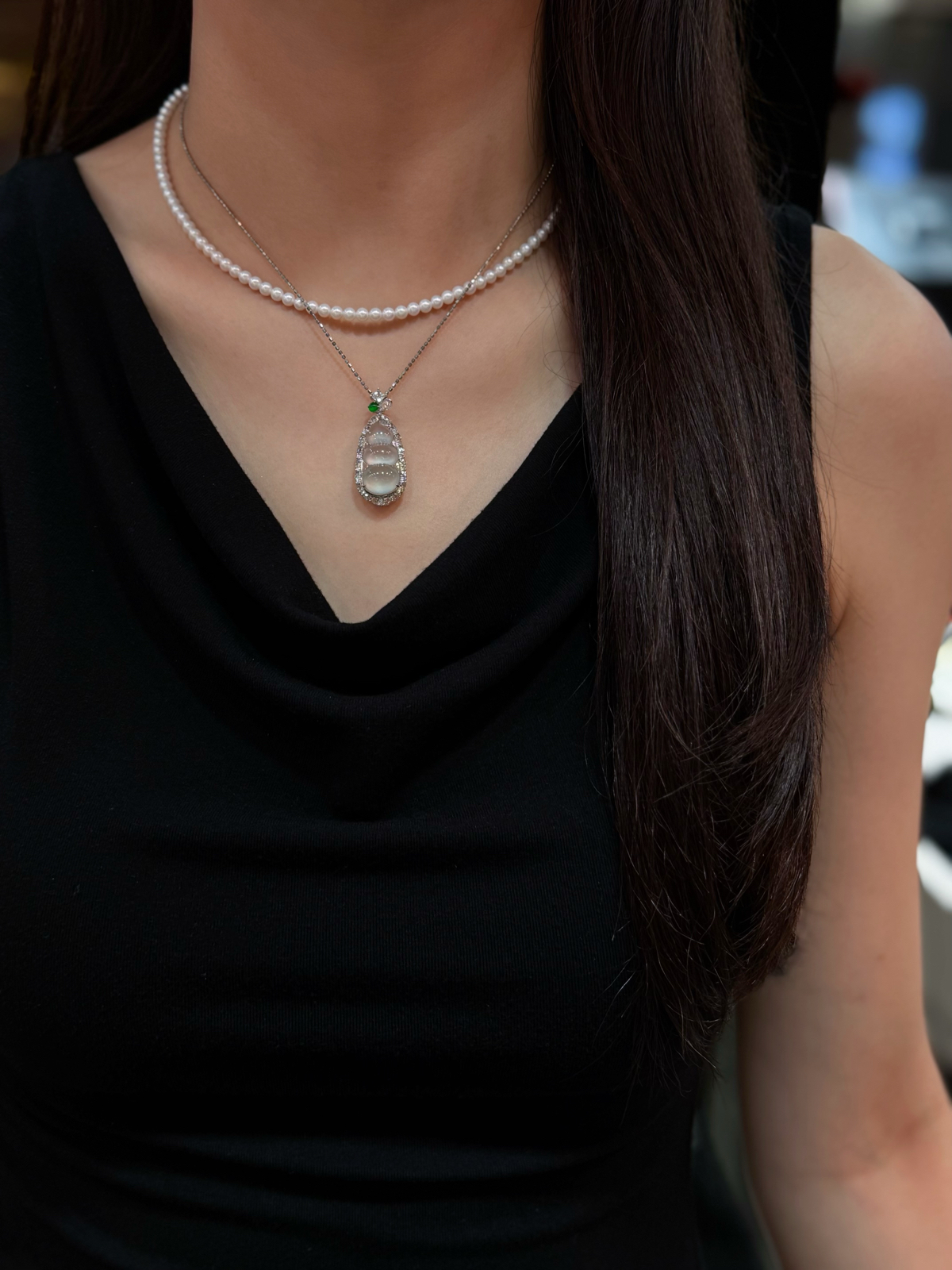 高冰 起光 福豆吊坠 超饱满 又纯净

18k金镶嵌