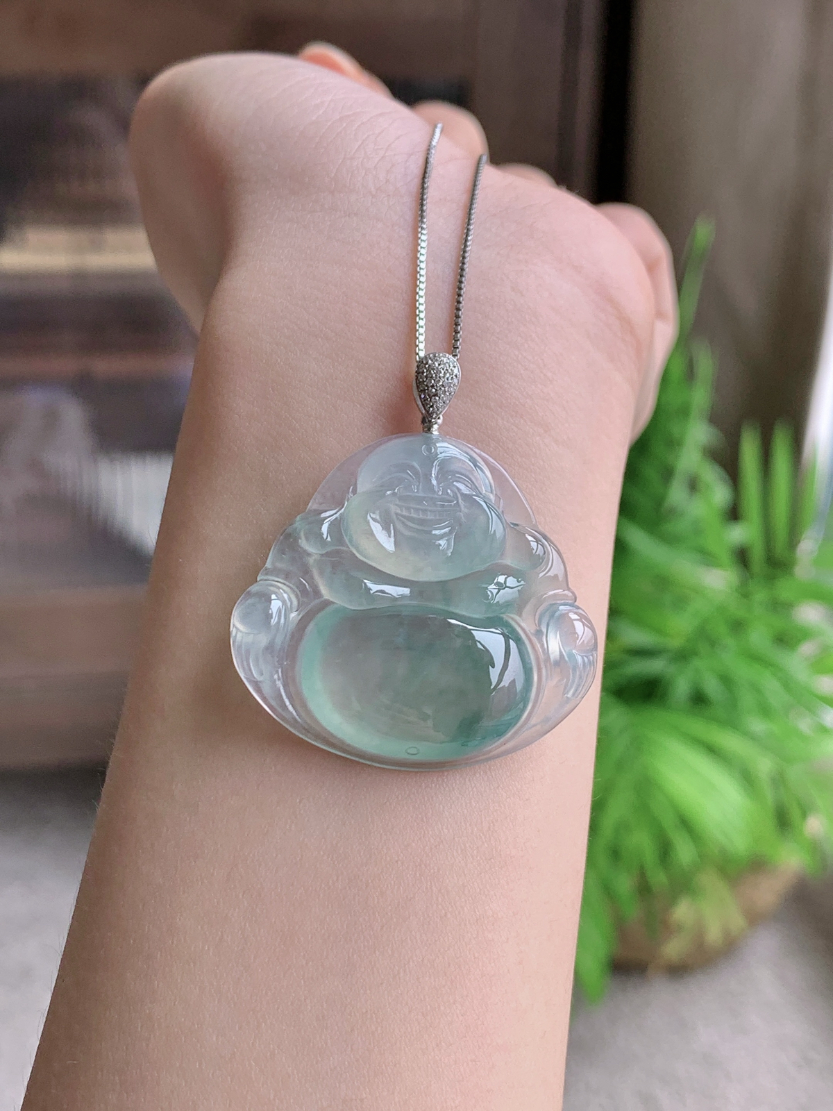 【镶嵌】高冰佛公吊坠
【说明】缅料 18k金镶嵌 性价比高  
【整体】40
【裸石】34.6-32.3-5.8