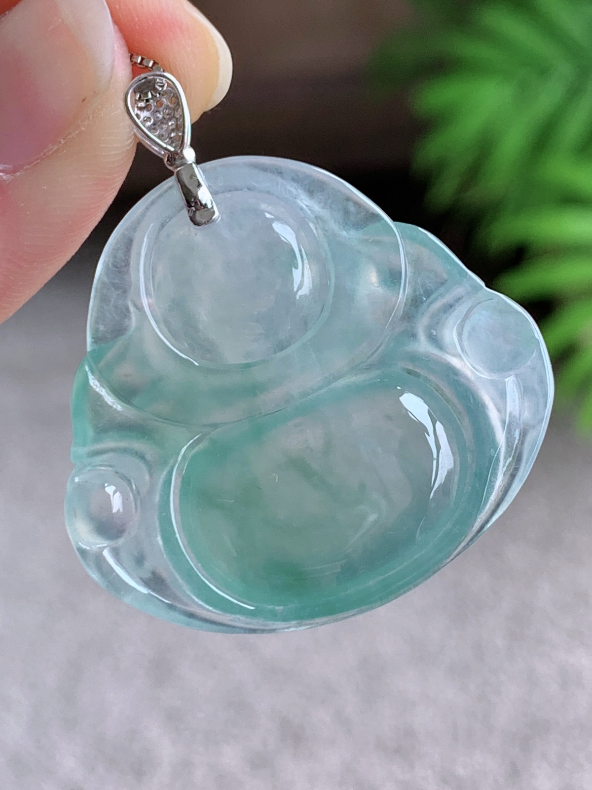 【镶嵌】高冰佛公吊坠
【说明】缅料 18k金镶嵌 性价比高  
【整体】40
【裸石】34.6-32.3-5.8