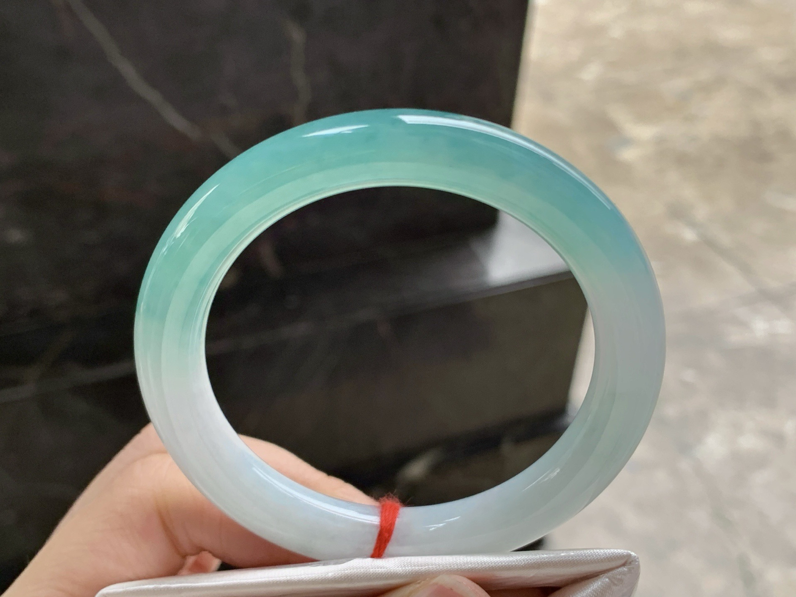 55-9.3

蓝水圆条手镯^_^鲜艳 起光