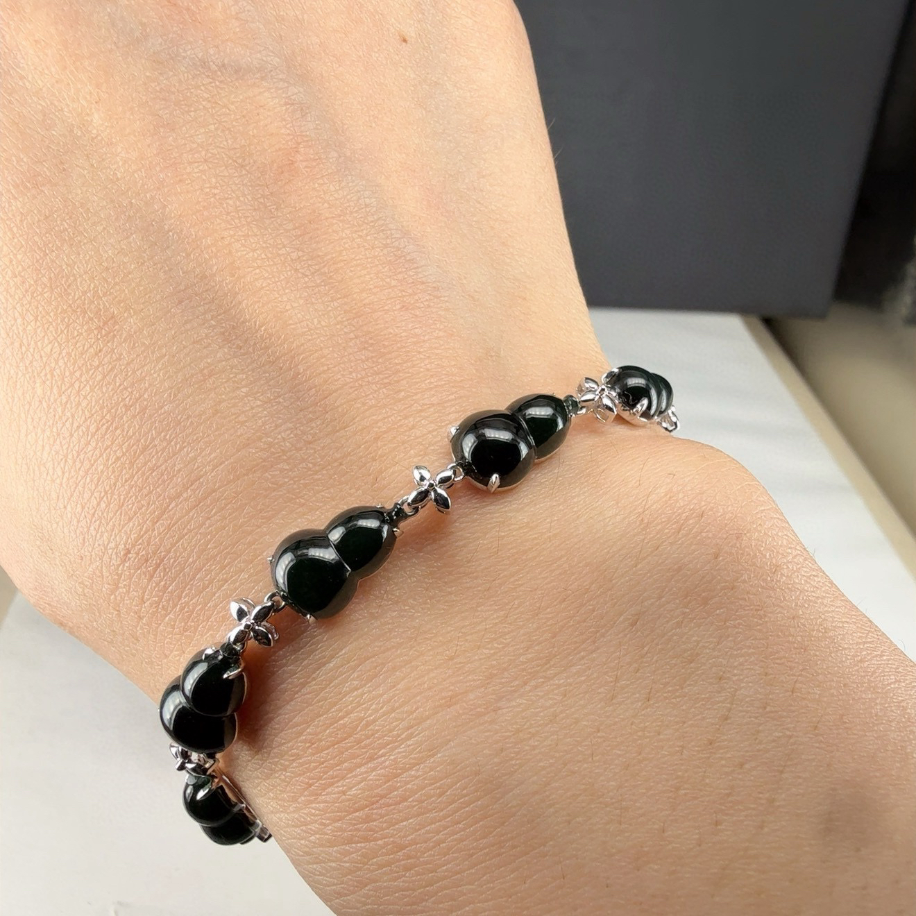 精品18k墨翠葫芦手链 种好色正 重金豪镶 打灯通透 油性十足 尺寸12.6