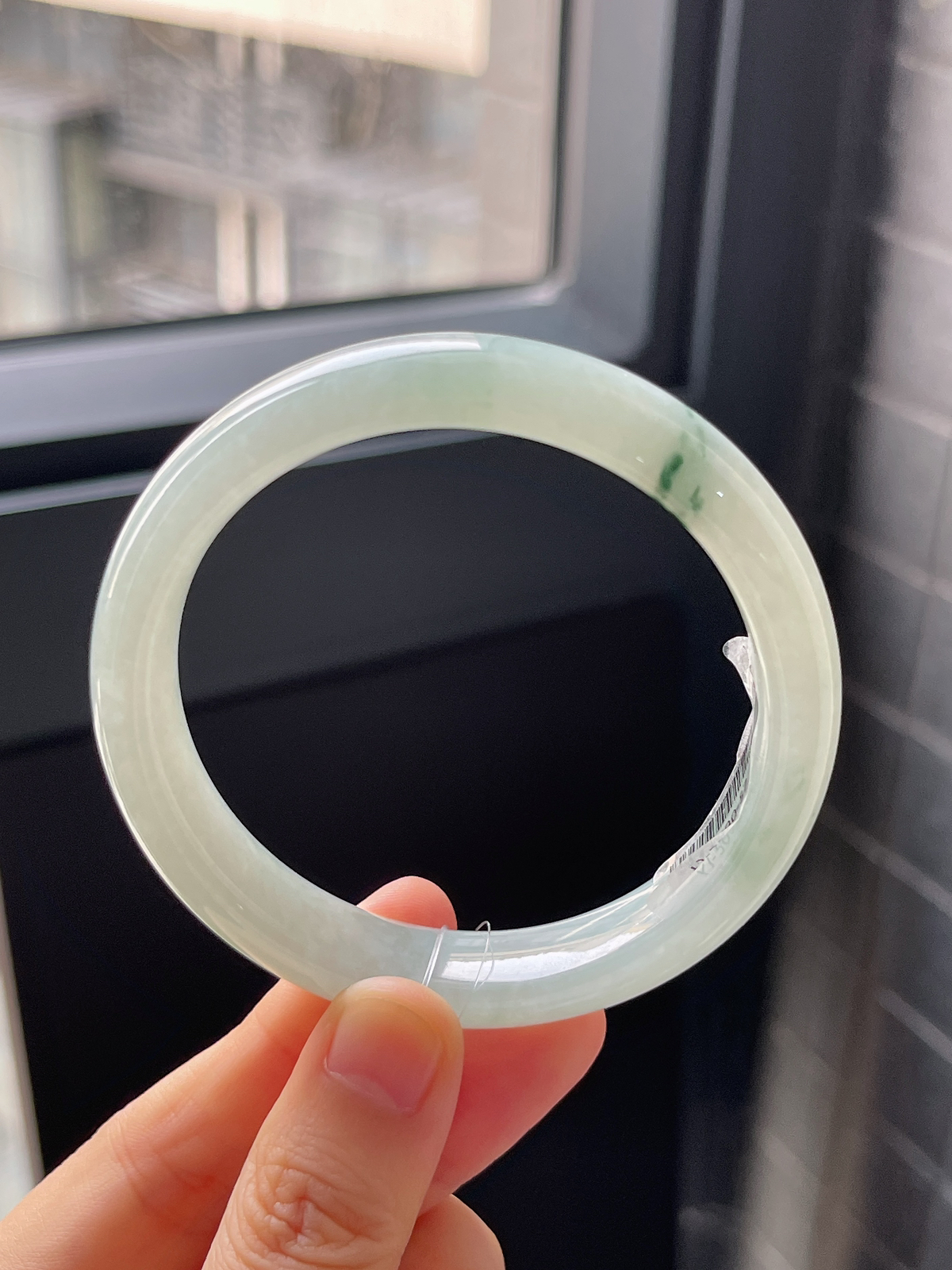 正圈56.6圈口，翡翠冰糯种飘绿手镯