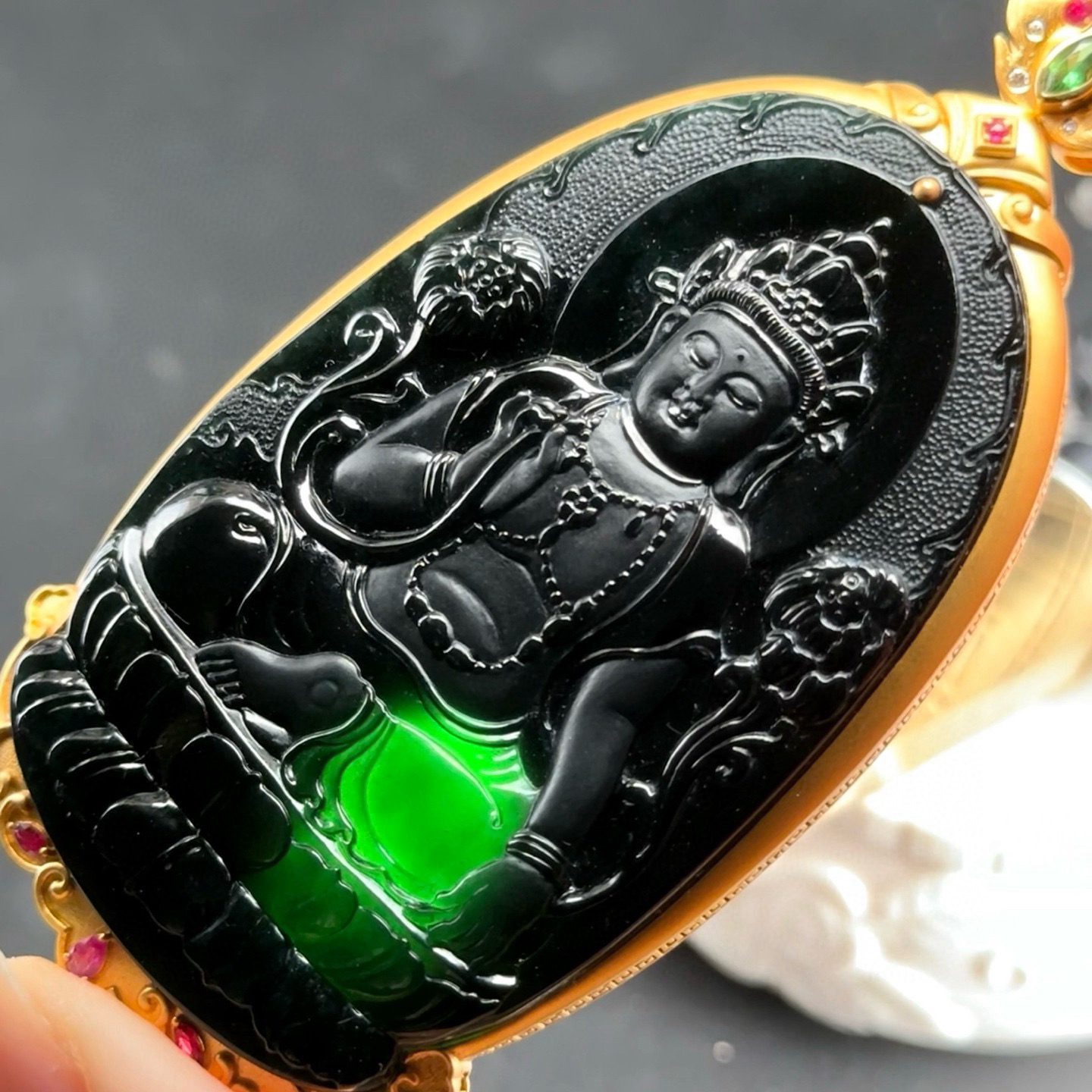 精品豪镶墨翠度母 种好色正 黑度极好 打灯通透 油性十足 尺寸87.4