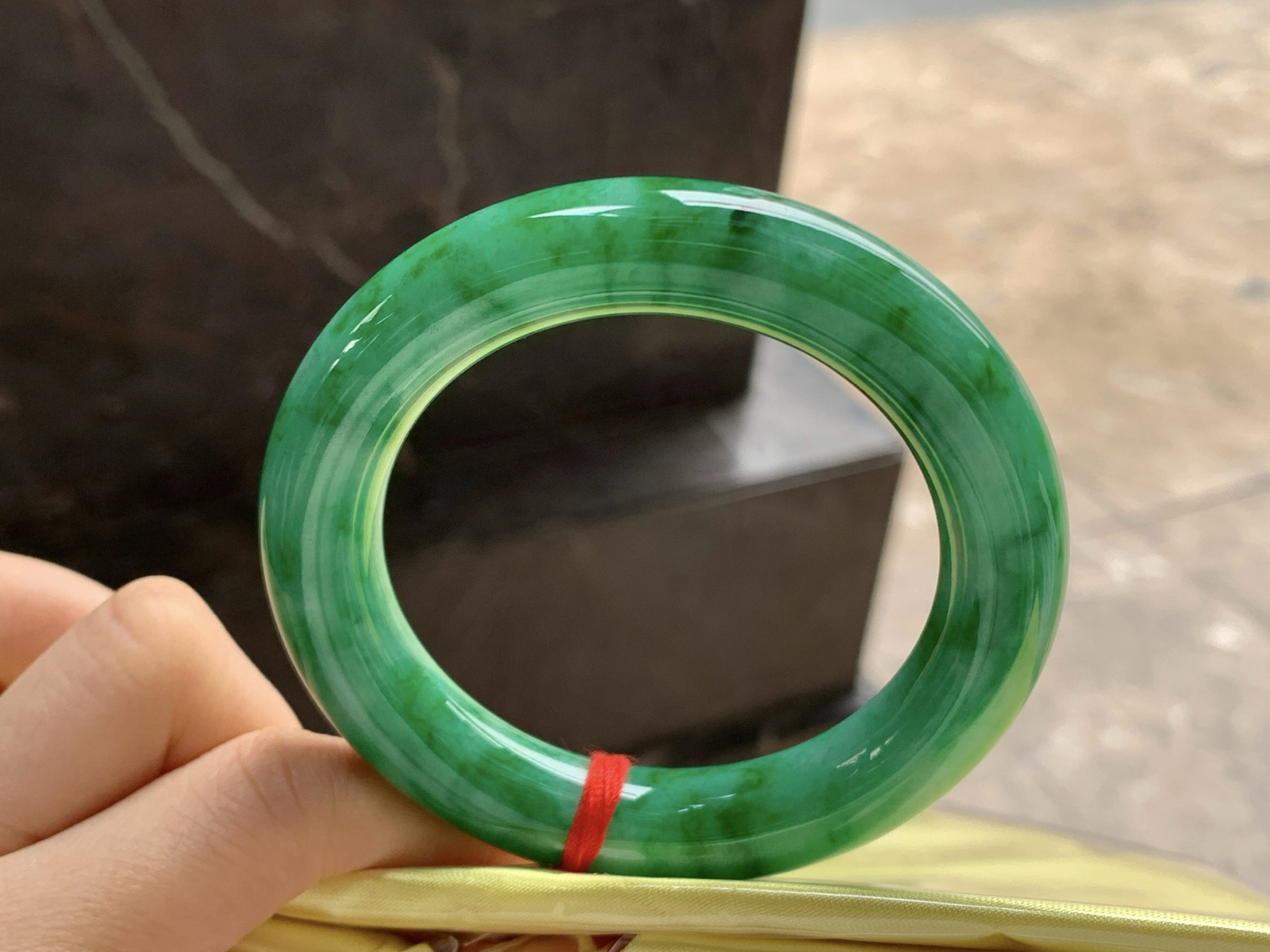 53.5-11.7

紫罗兰圆条手镯^_^颜色鲜艳 浓郁