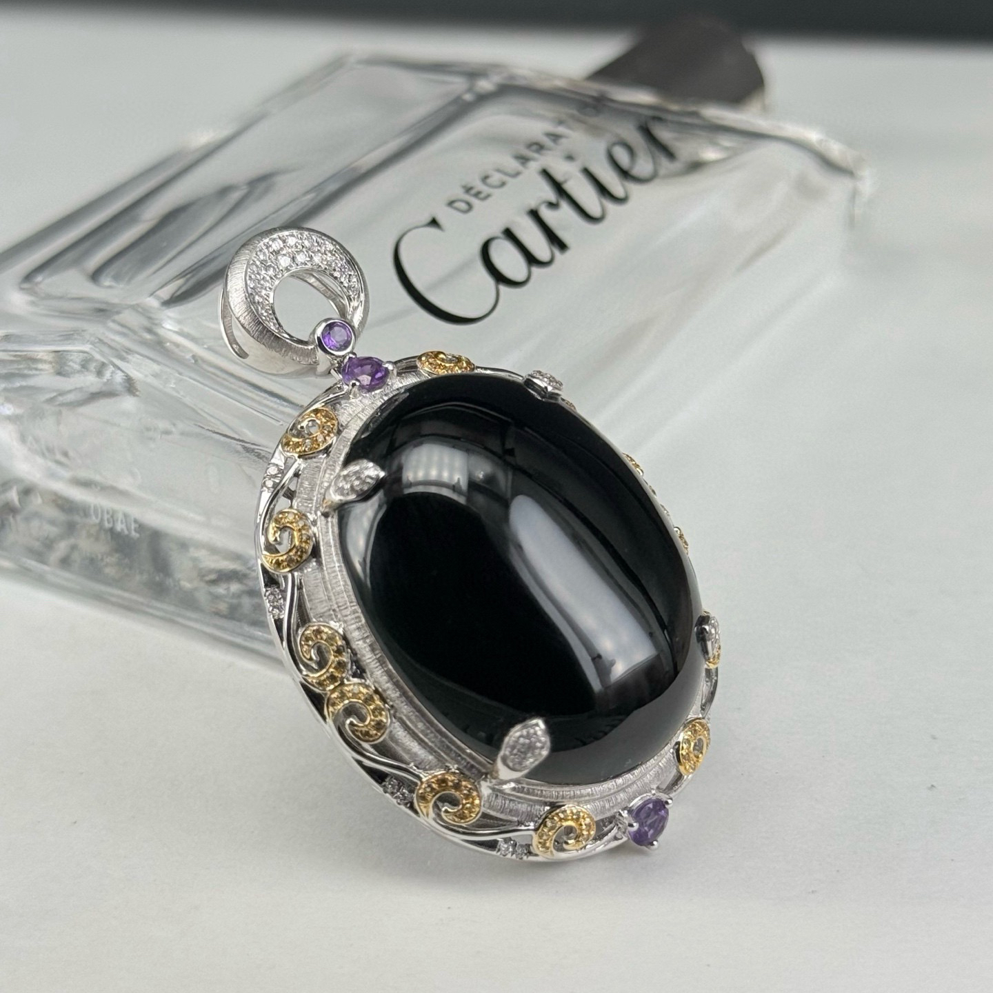 精品18k墨翠蛋面吊坠 种好色正黑度极好 打灯通透 油性十足 尺寸54.1