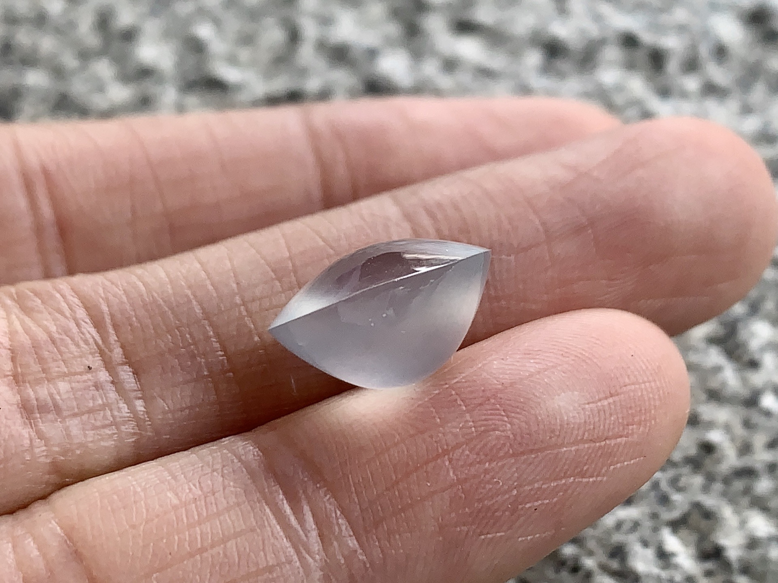 ️ 高冰蛋面，种水兼具，盈润透亮
尺寸11.9×11.1×7.4