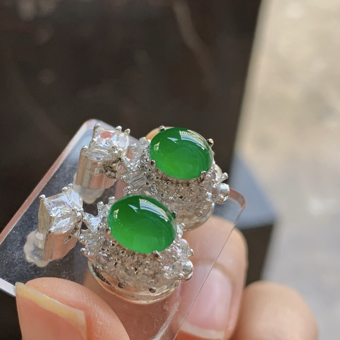 冰绿耳钉^_^饱满鲜艳  铜托