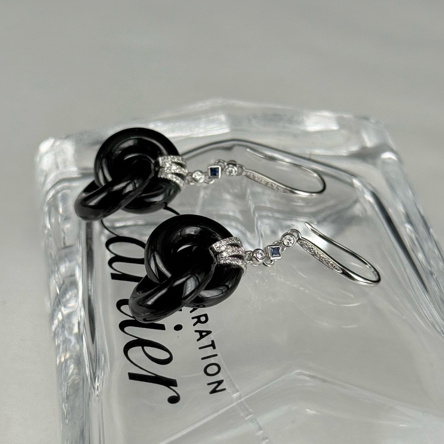 精品18k墨翠环环相扣耳坠 种好色正 黑度极好 打灯通透 油性十足 尺寸13.7