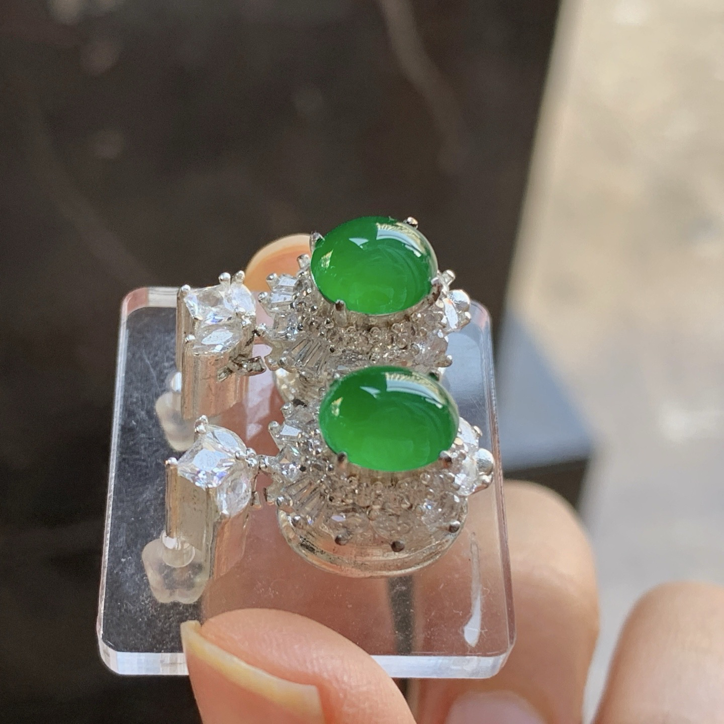 冰绿耳钉^_^饱满鲜艳  铜托