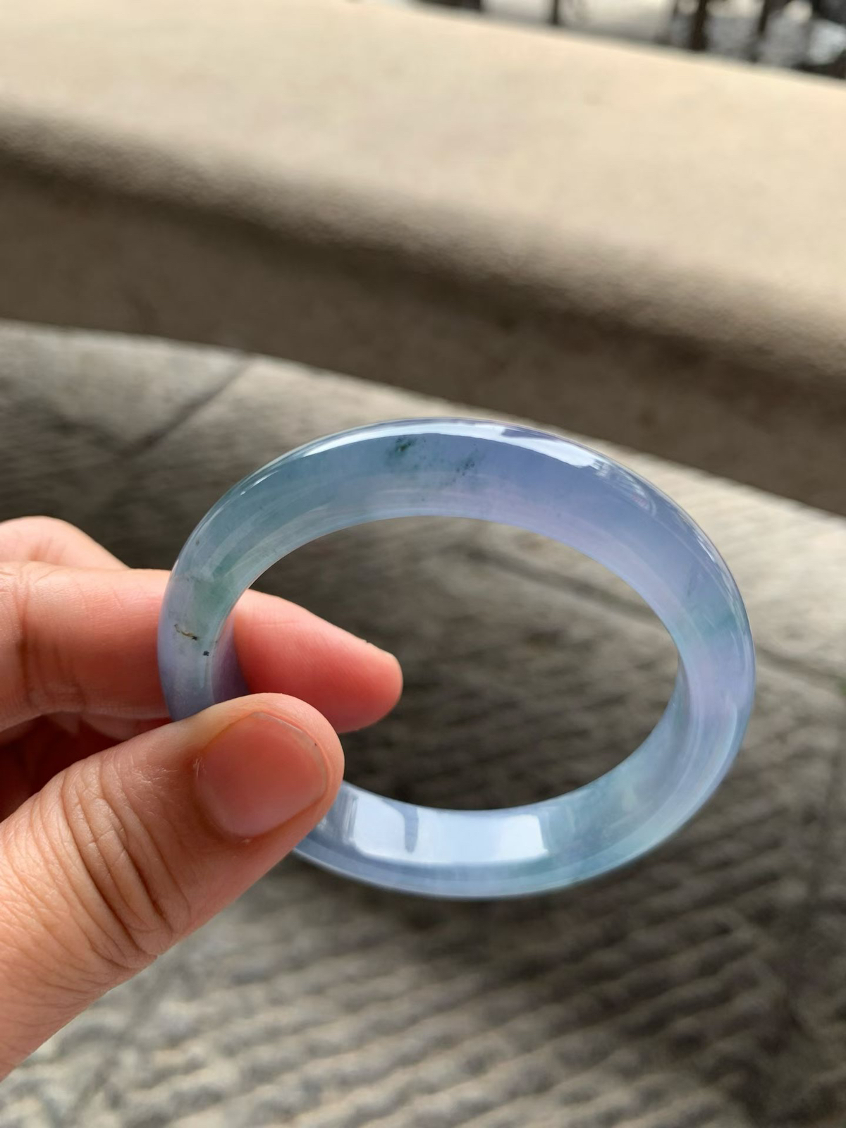 美艳冰紫飘花正圈手镯尺寸50*11*7.5 老坑种水，纯净细腻，通透冰凝，胶感满满，花色灵动，韵味