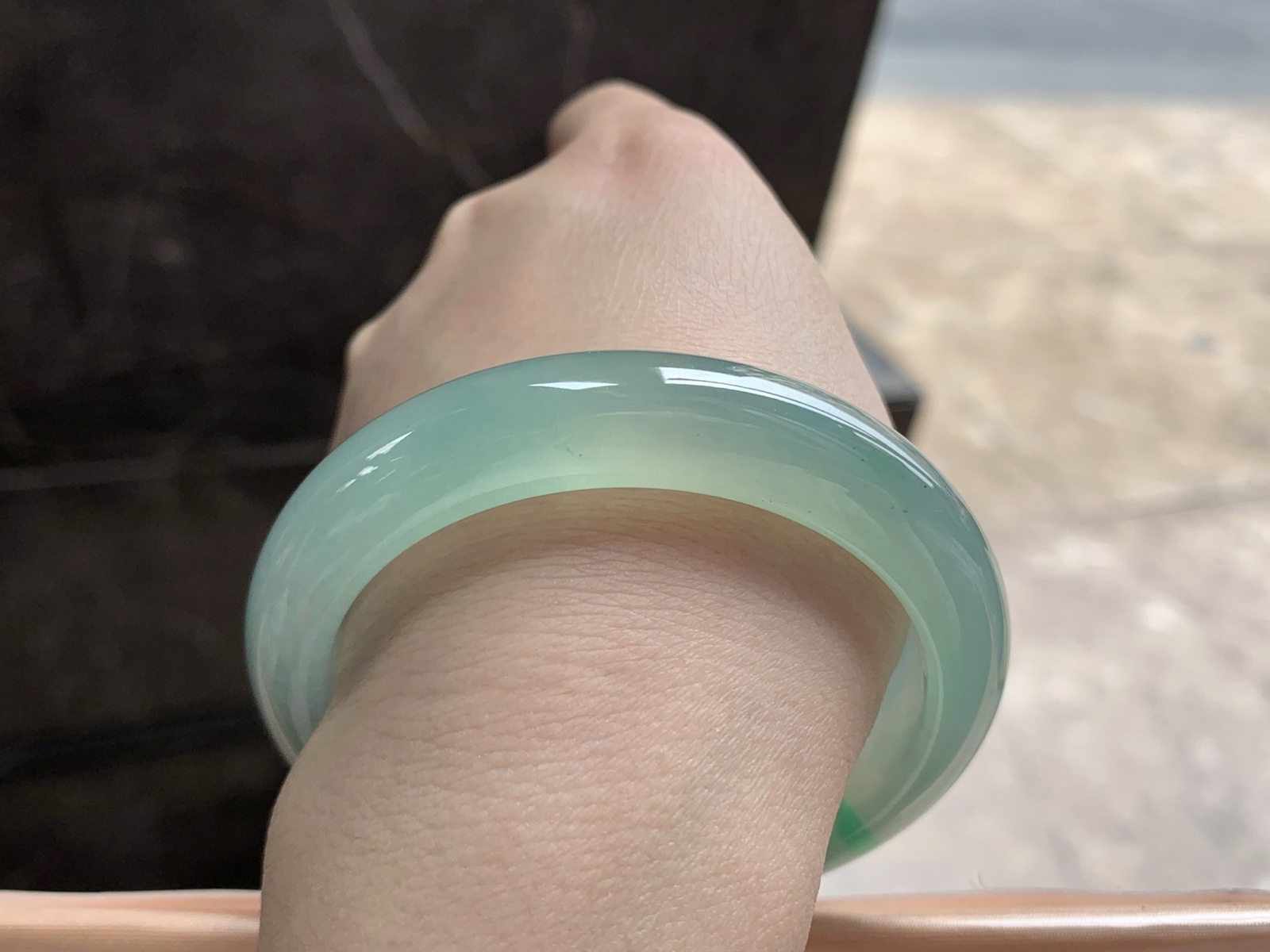 54.5-12.3-8.3

冰飘绿手镯^_^透亮