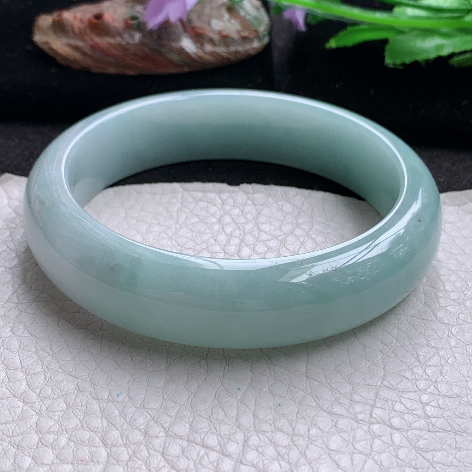 nr大圈口62*16*8.7轮胎镯 天然翡翠a货手镯浅绿大气正圈玉镯子