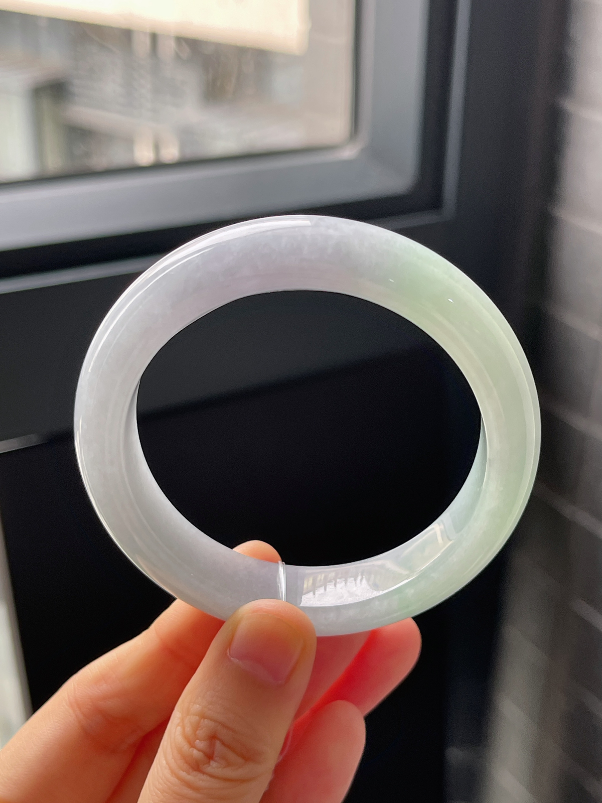 正圈53.6圈口，翡翠冰糯种浅绿色手镯