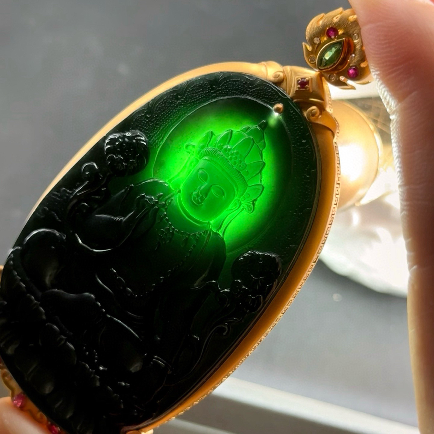 精品豪镶墨翠度母 种好色正 黑度极好 打灯通透 油性十足 尺寸87.4