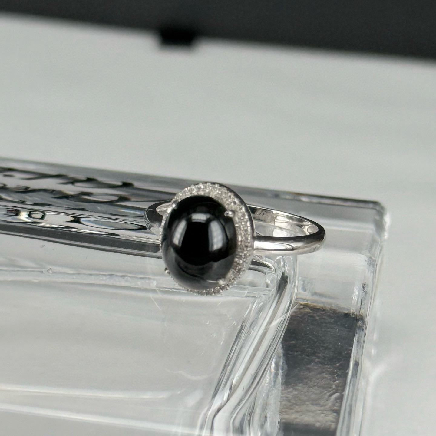 精品18k墨翠蛋面女戒 种好色正 黑度极好 打灯通透 油性十足 尺寸11.3