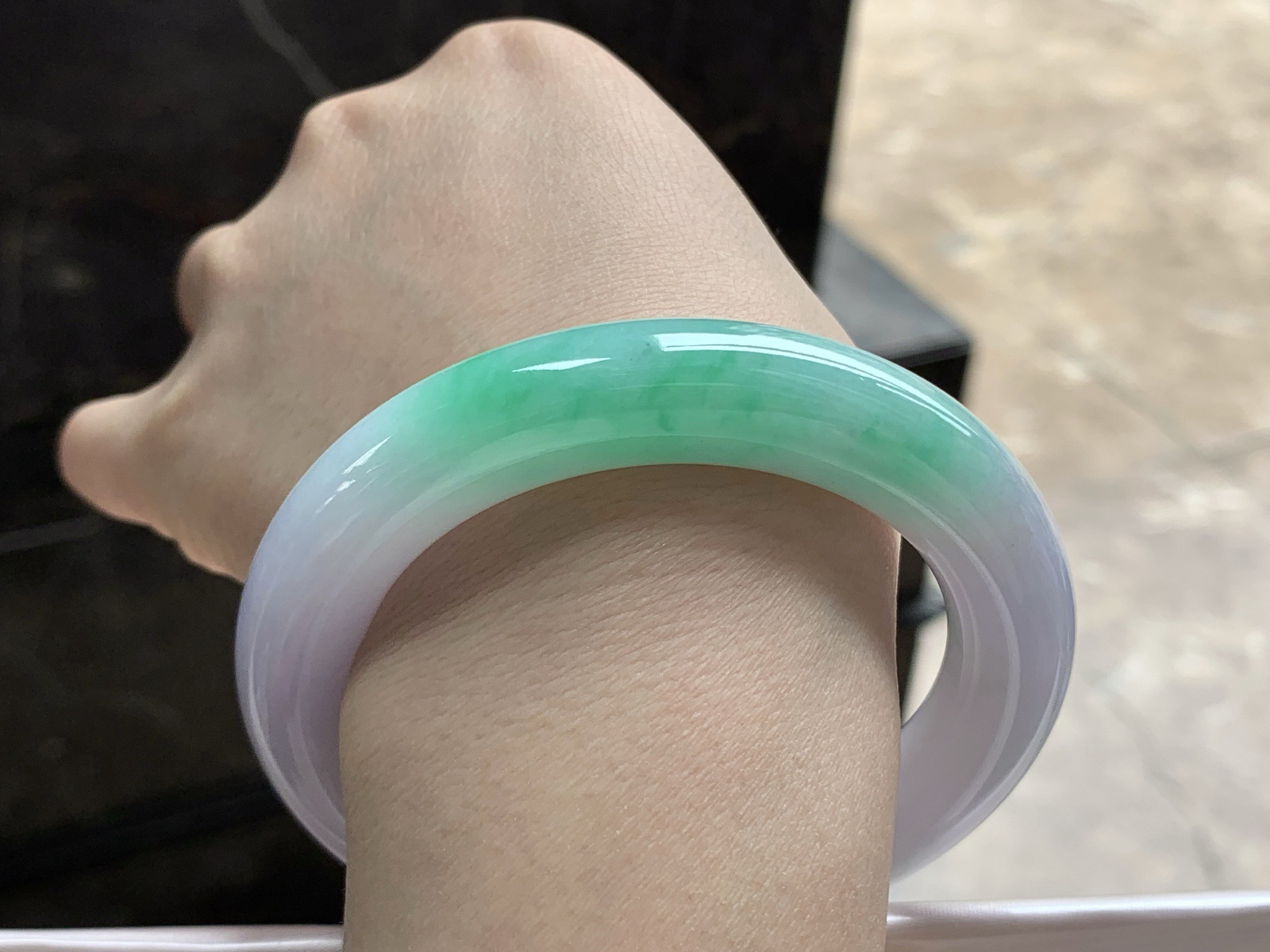 56.5-12.3

春带彩圆条手镯^_^鲜艳