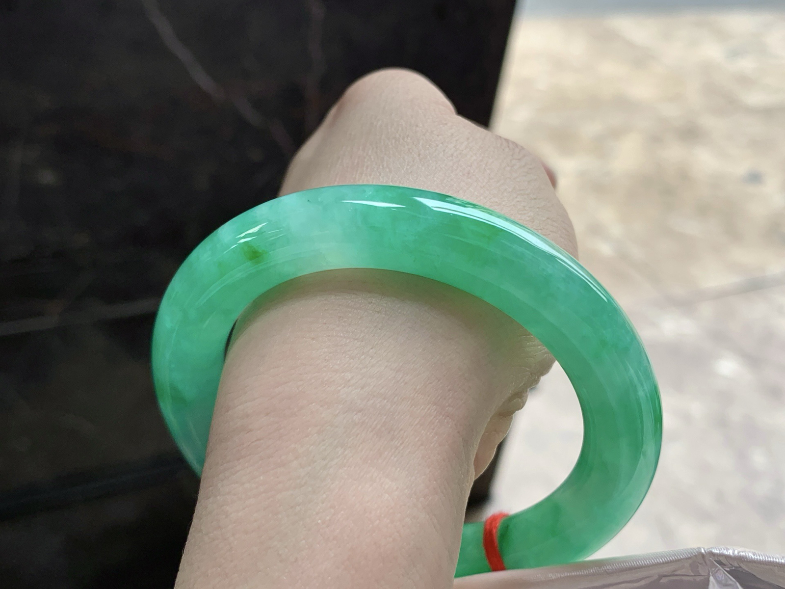 57-11.1

阳绿色圆条手镯^_^色阳