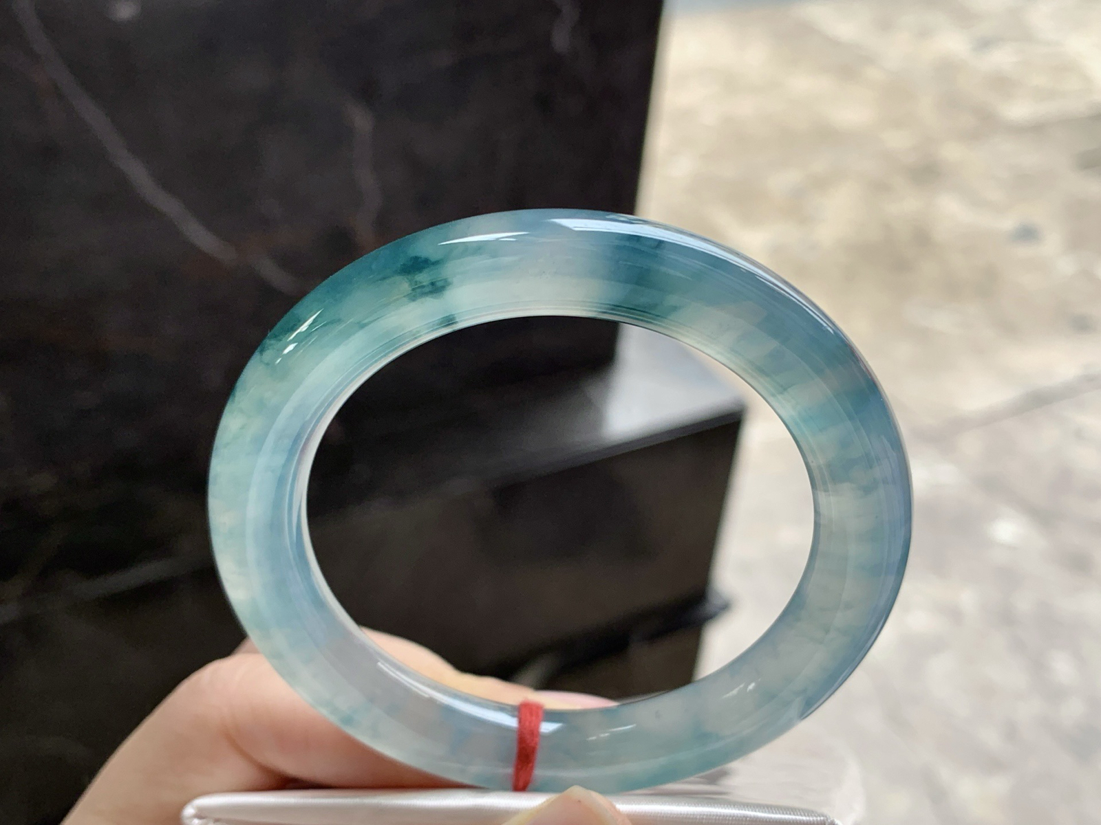 55-10.2

蓝花圆条手镯^_^冰透