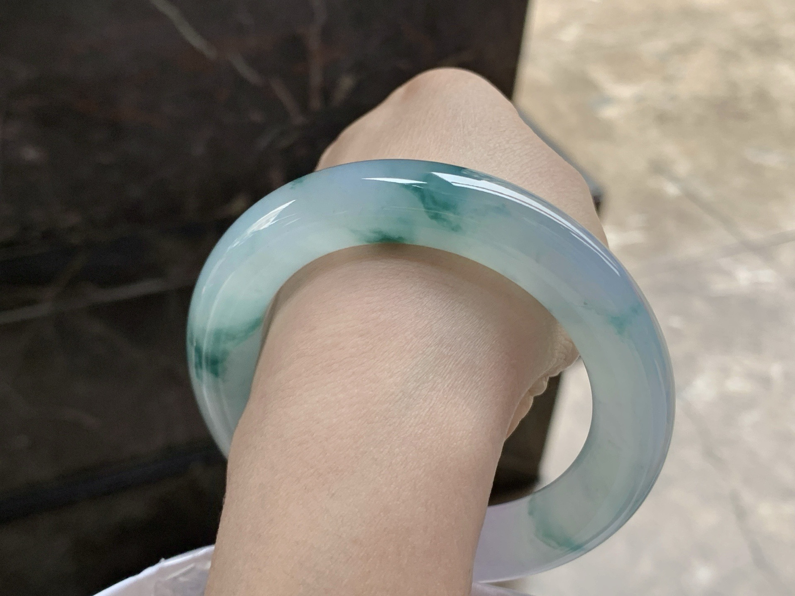 56-12.8

蓝花圆条手镯^_^水润冰透