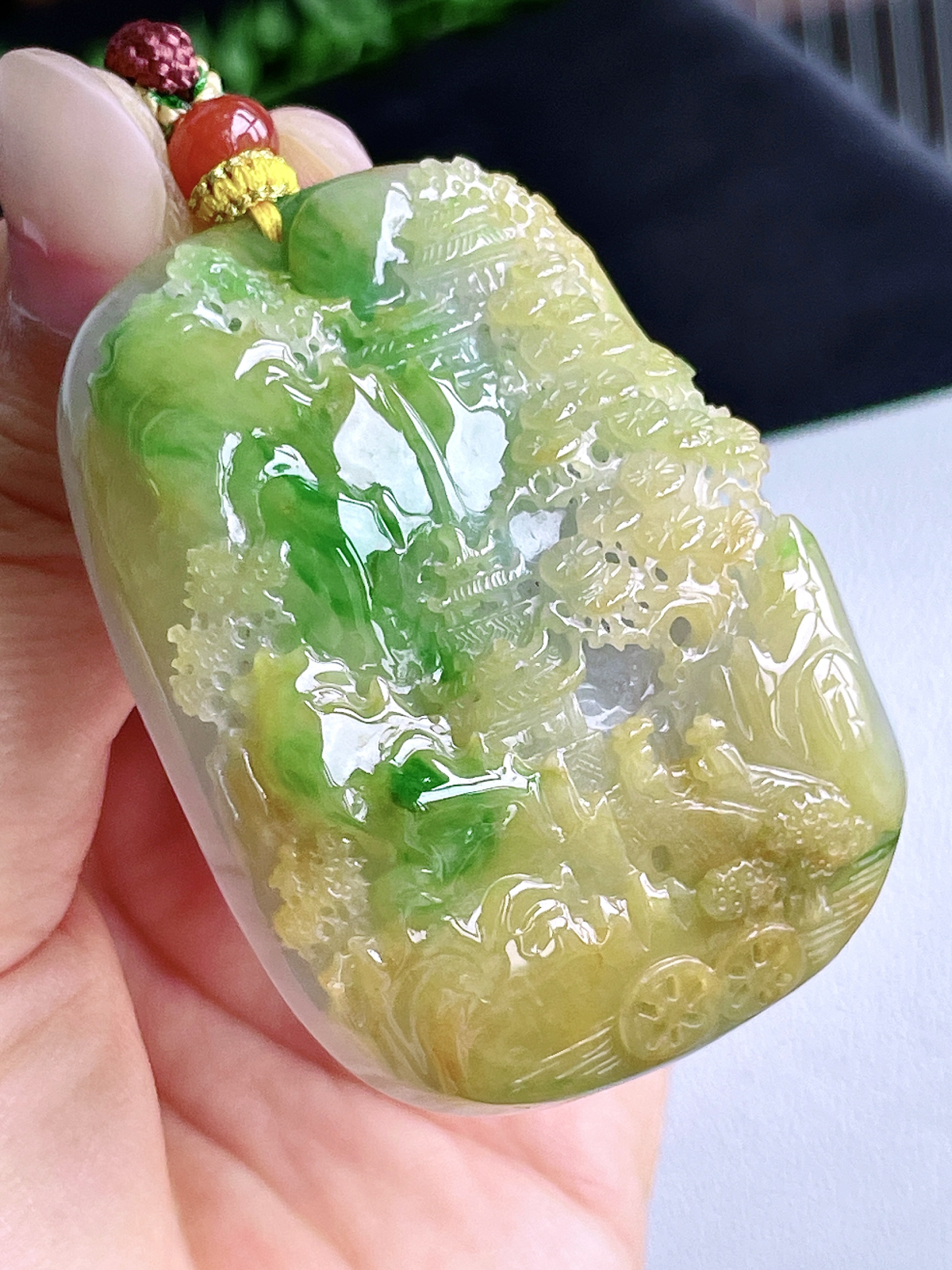 【裸石】冰黄加绿山水牌大山水牌吊坠
【说明】缅料 性价比高  
【尺寸】58-38.8-14