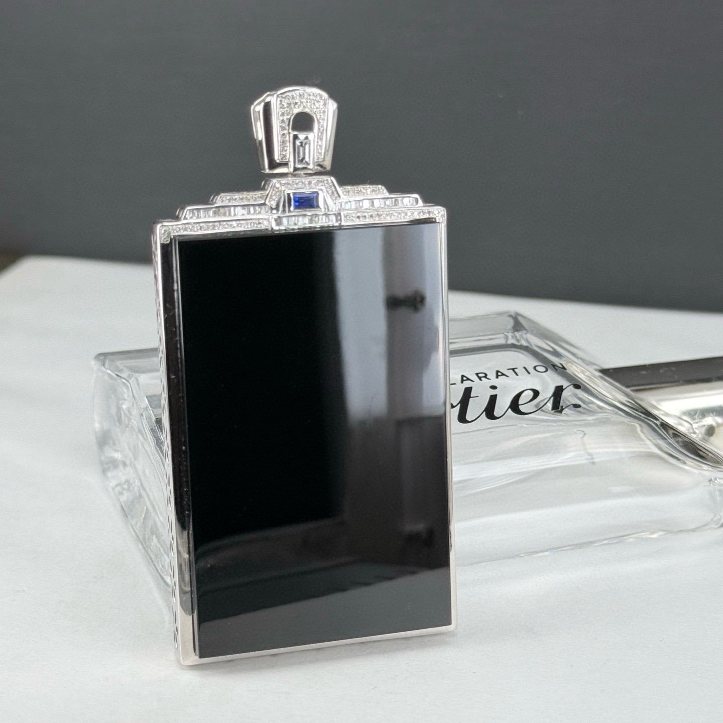 精品18k墨翠无事牌 种好色正 黑度极好 打灯通透 油性十足  尺寸74.2