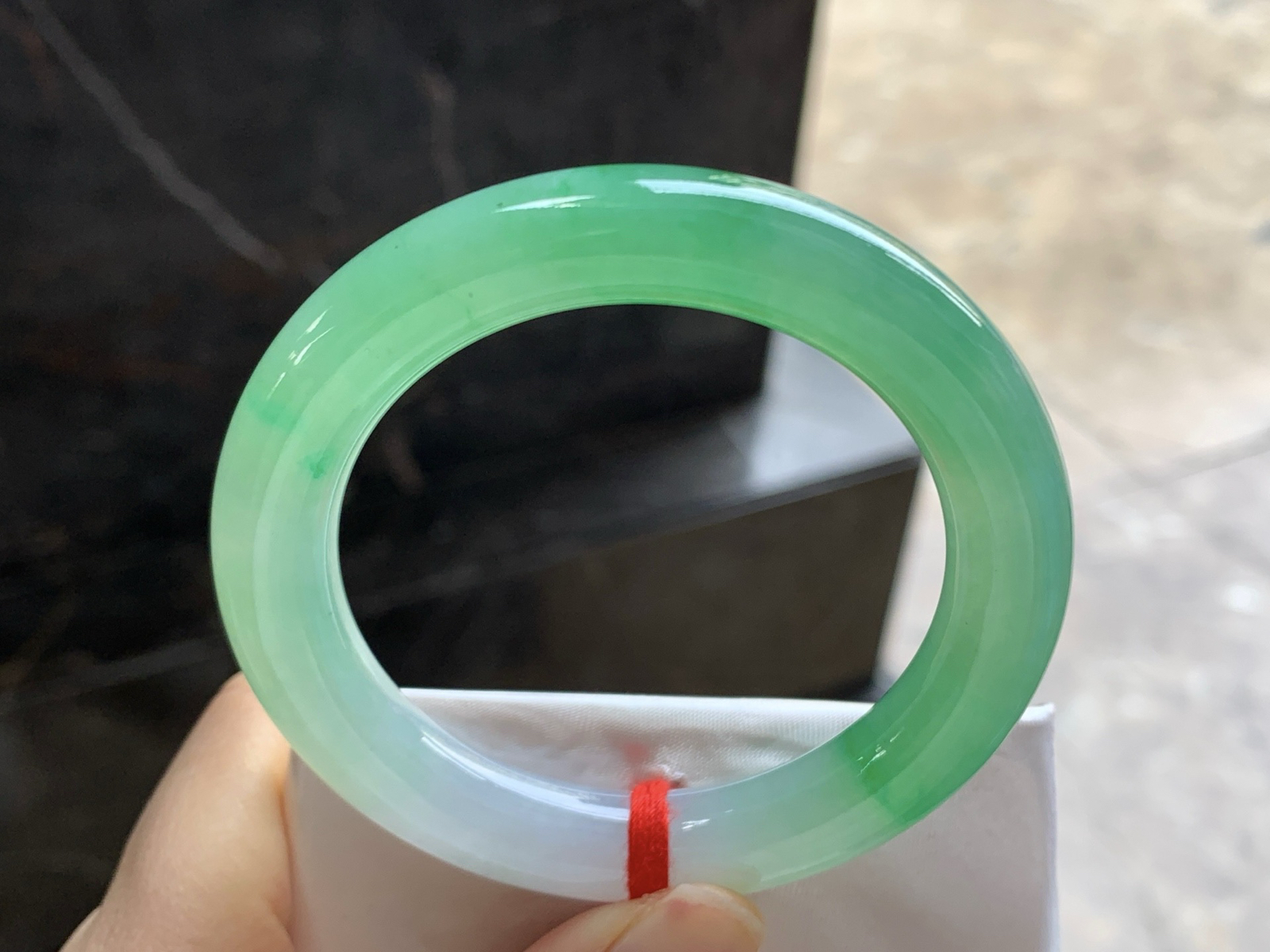 52-10

阳绿色圆条手镯^_^色阳 种水好