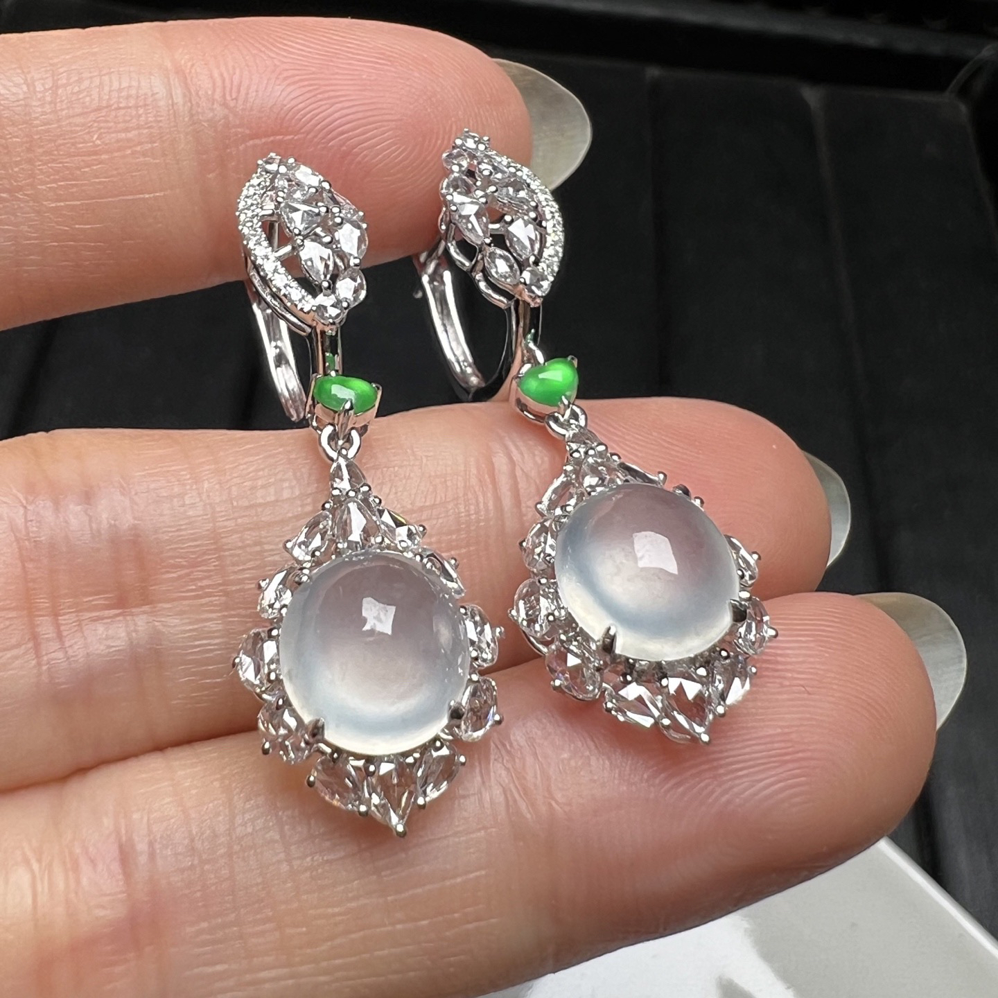 ️18k金钻石镶嵌高冰种起光翡翠白冰蛋面耳包耳坠天然缅甸A货高端大气