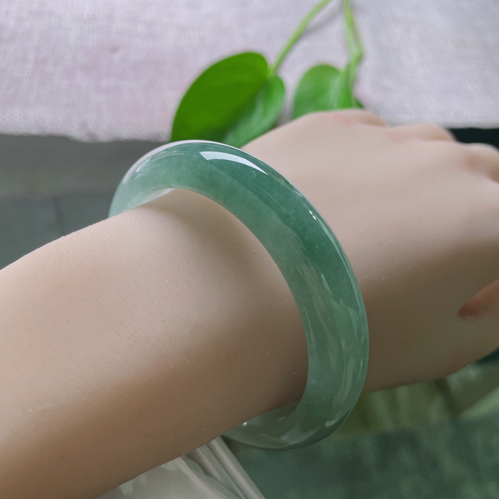 54.5/12.8/8.1，冰油正圈，水润细腻，冰感好，大气。