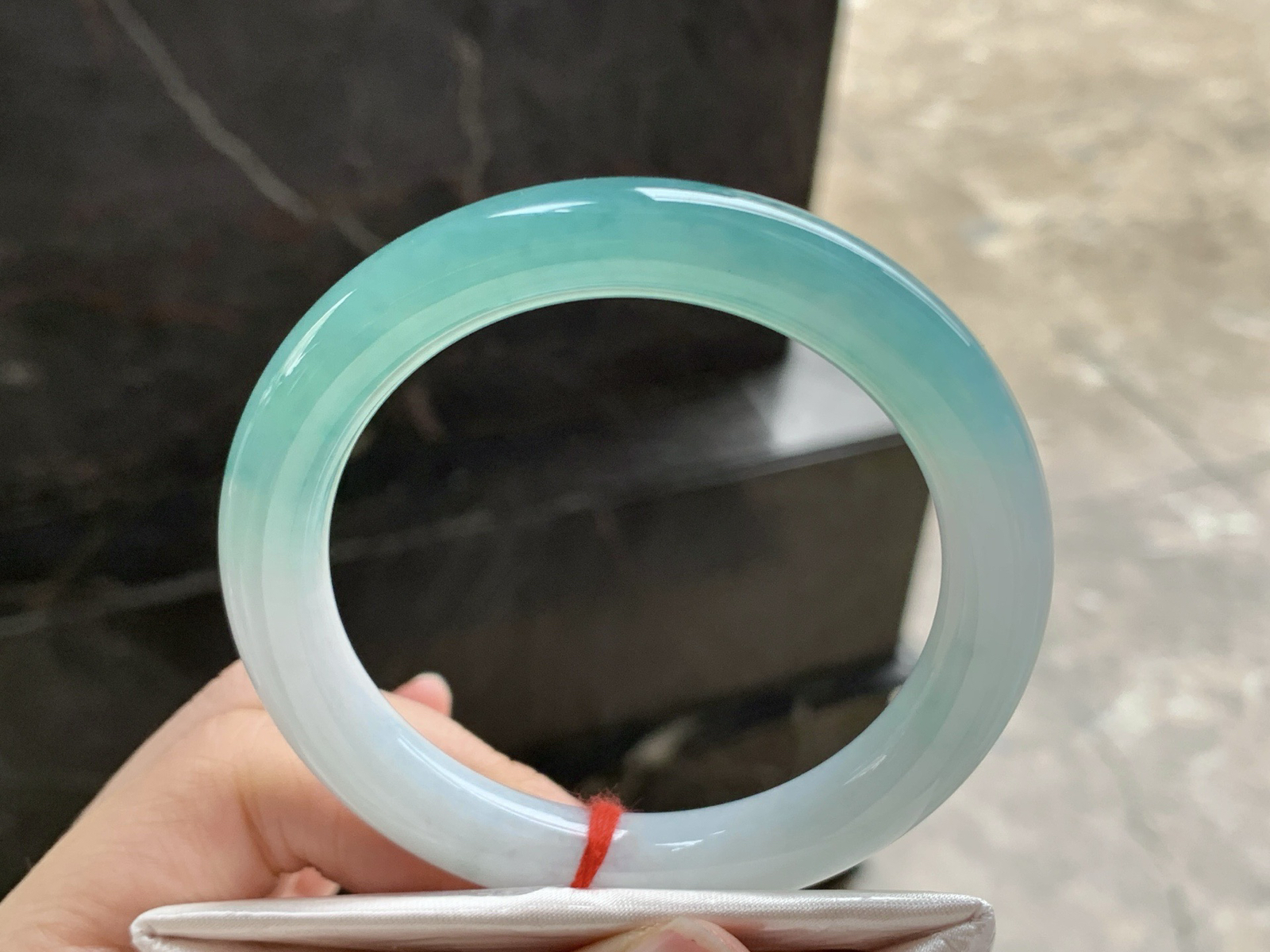 55-9.3

蓝水圆条手镯^_^鲜艳 起光