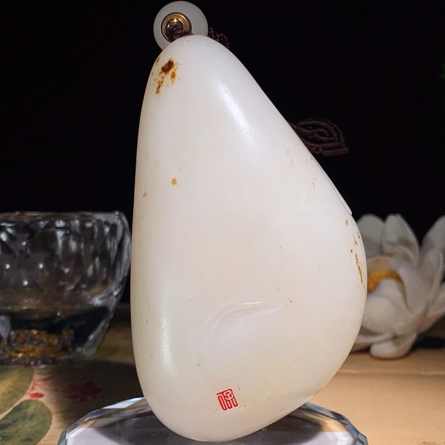 收藏级！新疆和田玉白玉籽料忠义千秋关公把件！尺寸85/49/26重163克。玉质细腻油润。手推出油。品相大气 lt260410