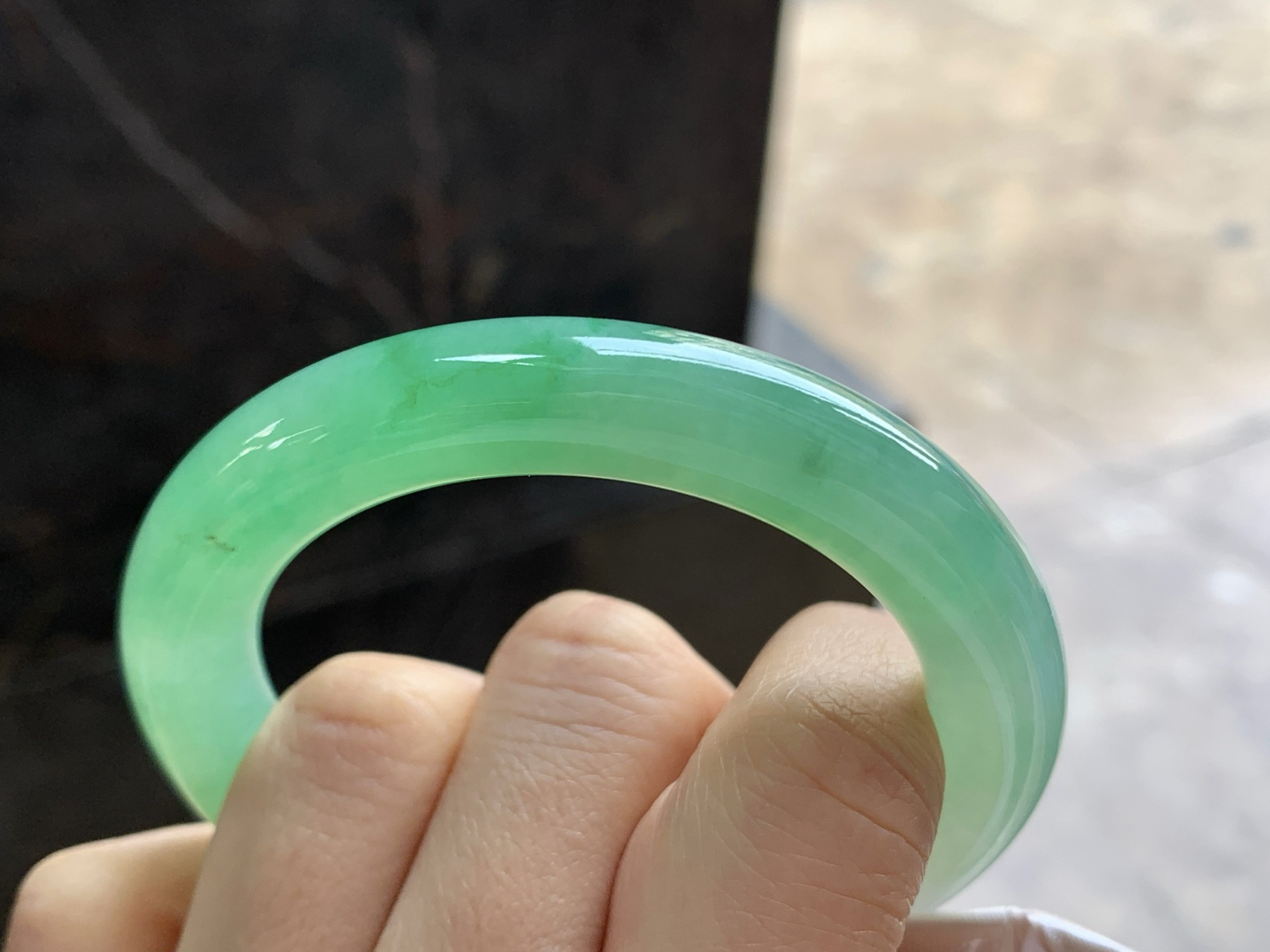 52-10

阳绿色圆条手镯^_^色阳 种水好