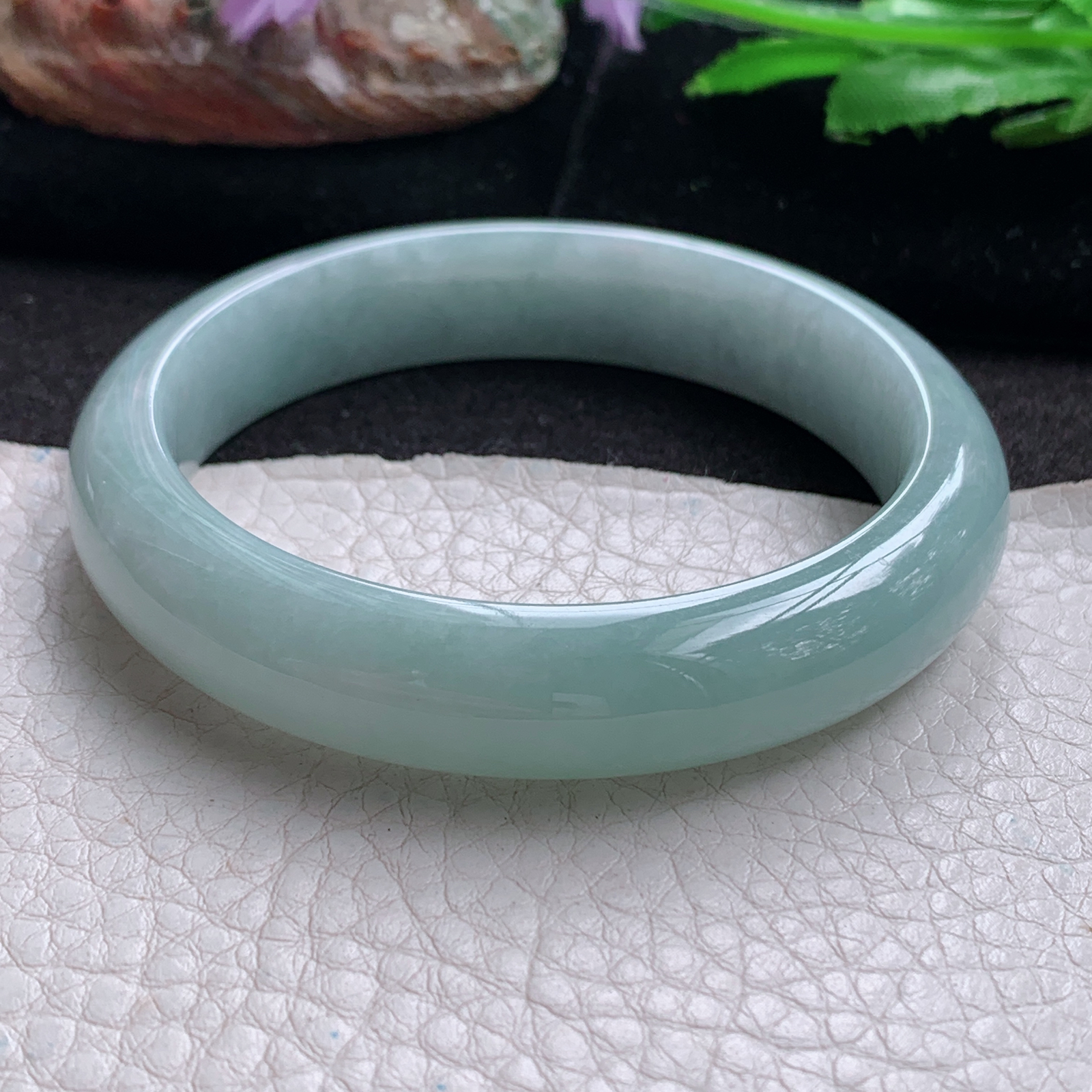 js实拍56*12.5*7.7平安镯 天然翡翠a货手镯浅绿正圈玉镯子