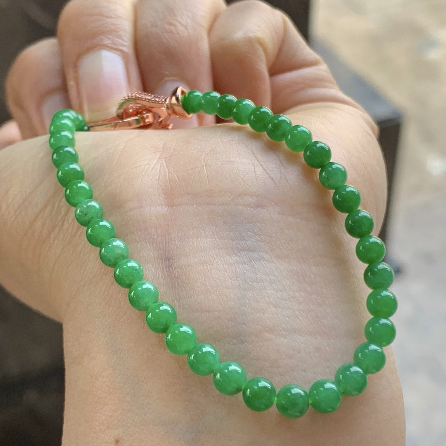 辣绿色手串^_^鲜艳 尺寸4.3