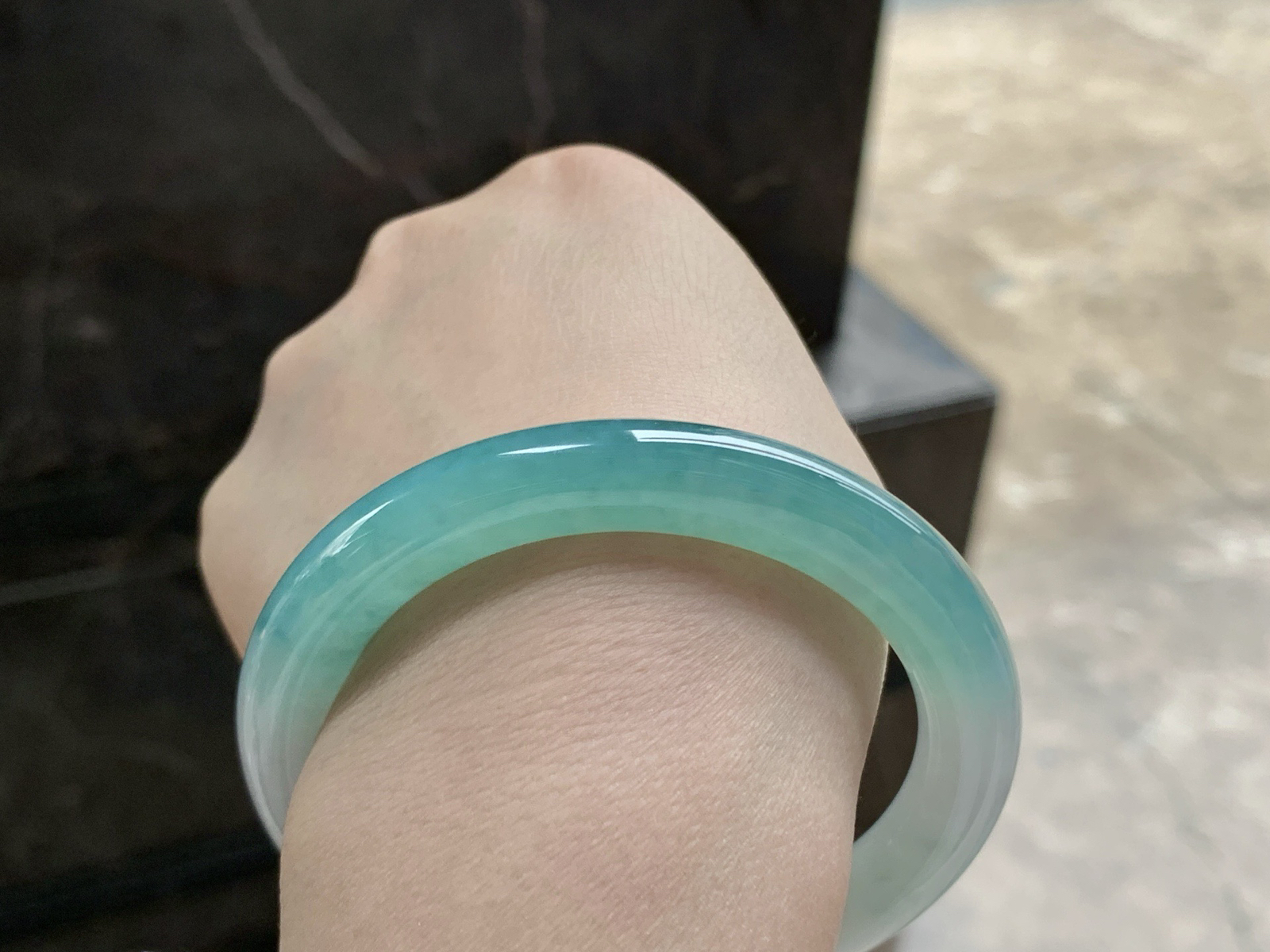 55-9.3

蓝水圆条手镯^_^鲜艳 起光