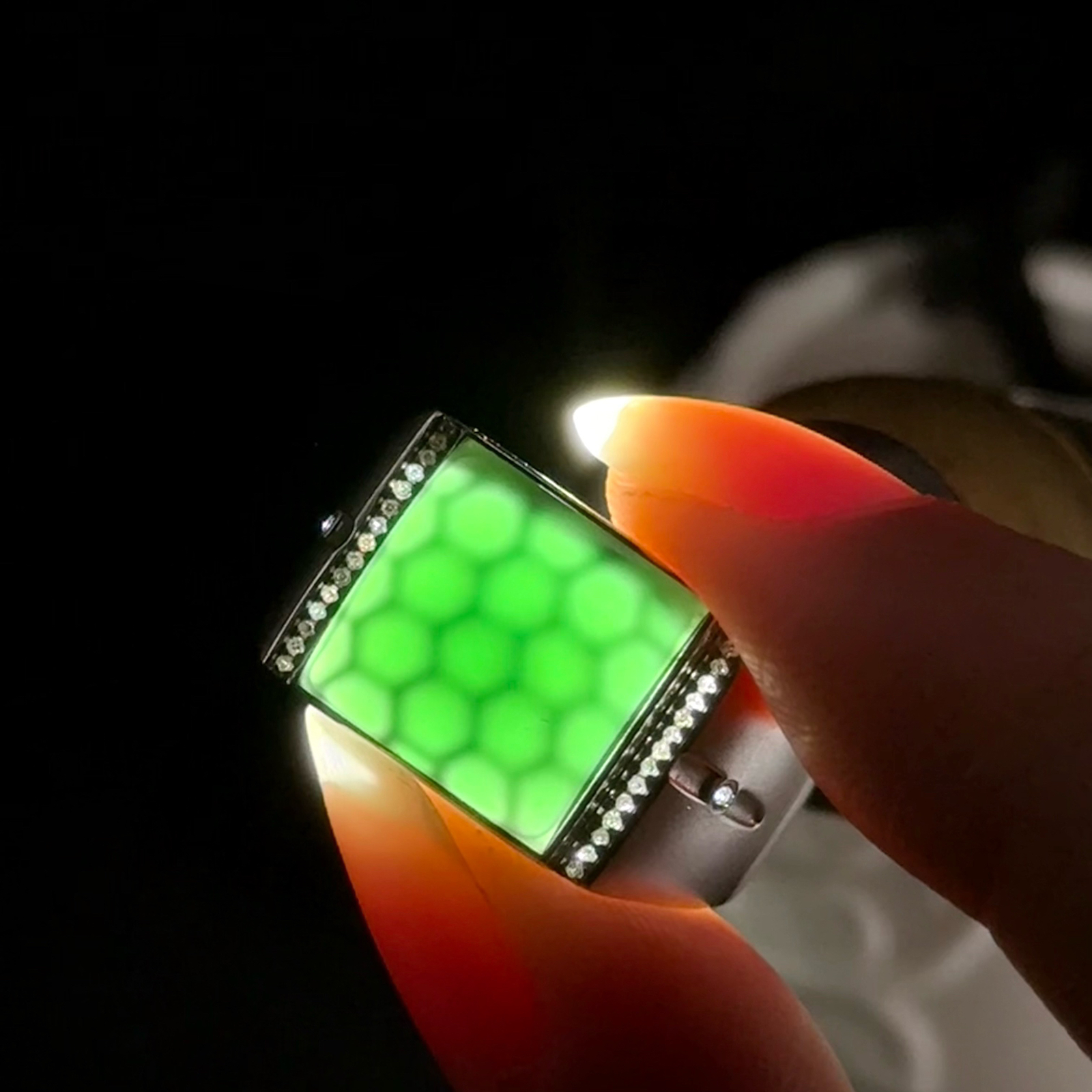 精品18k墨翠男戒 种好色正 黑度极好 打灯通透 油性十足 尺寸12.7