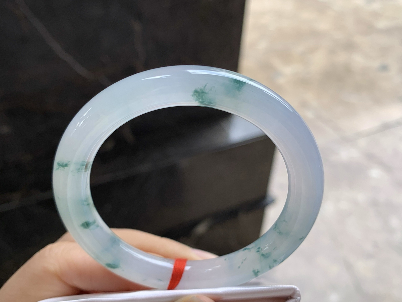 52.5-9.1

冰蓝花圆条手镯^_^清新 冰透