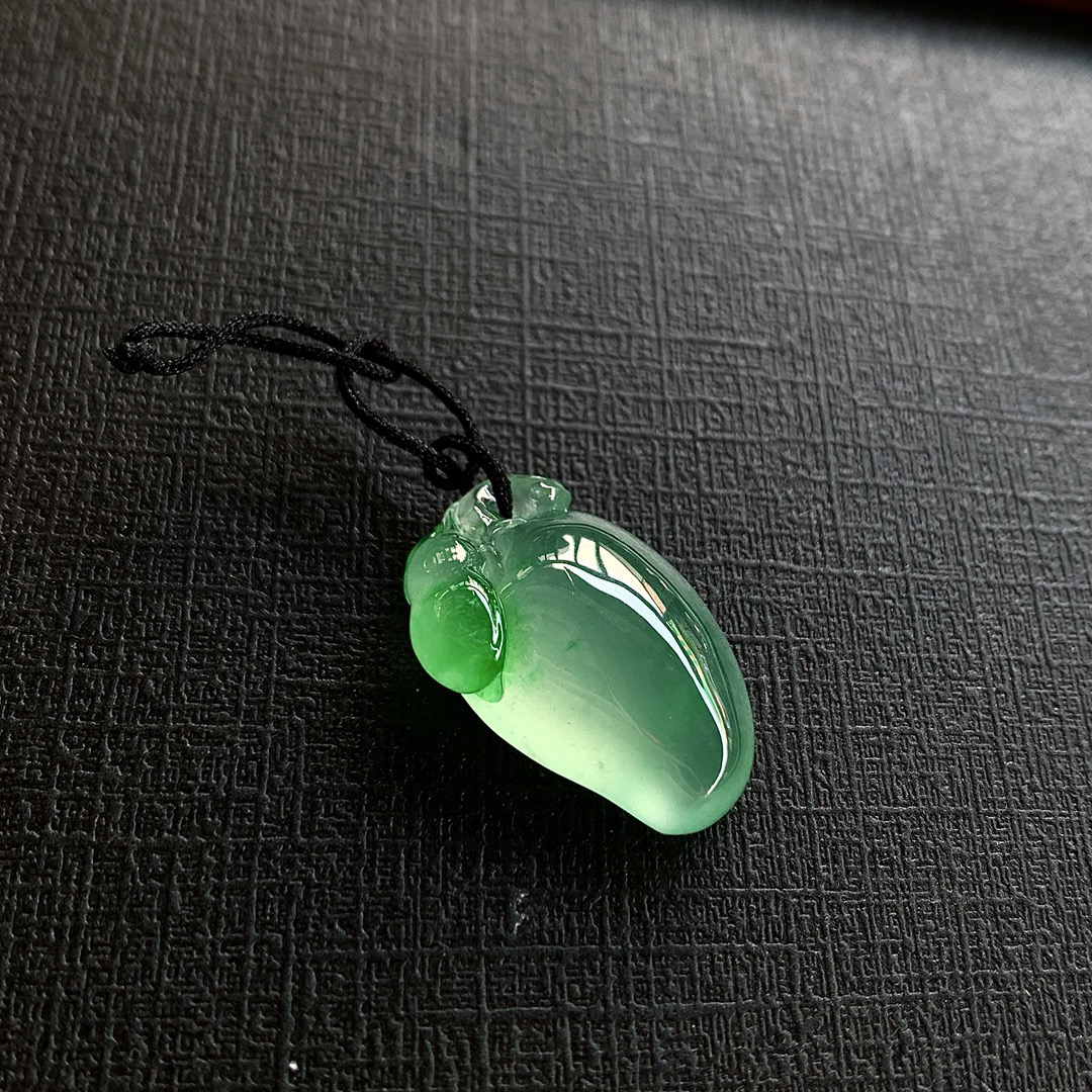 ️ 福瓜通体盈绿如凝露，弧线饱满似初熟。
尺寸21.8×14×7.3