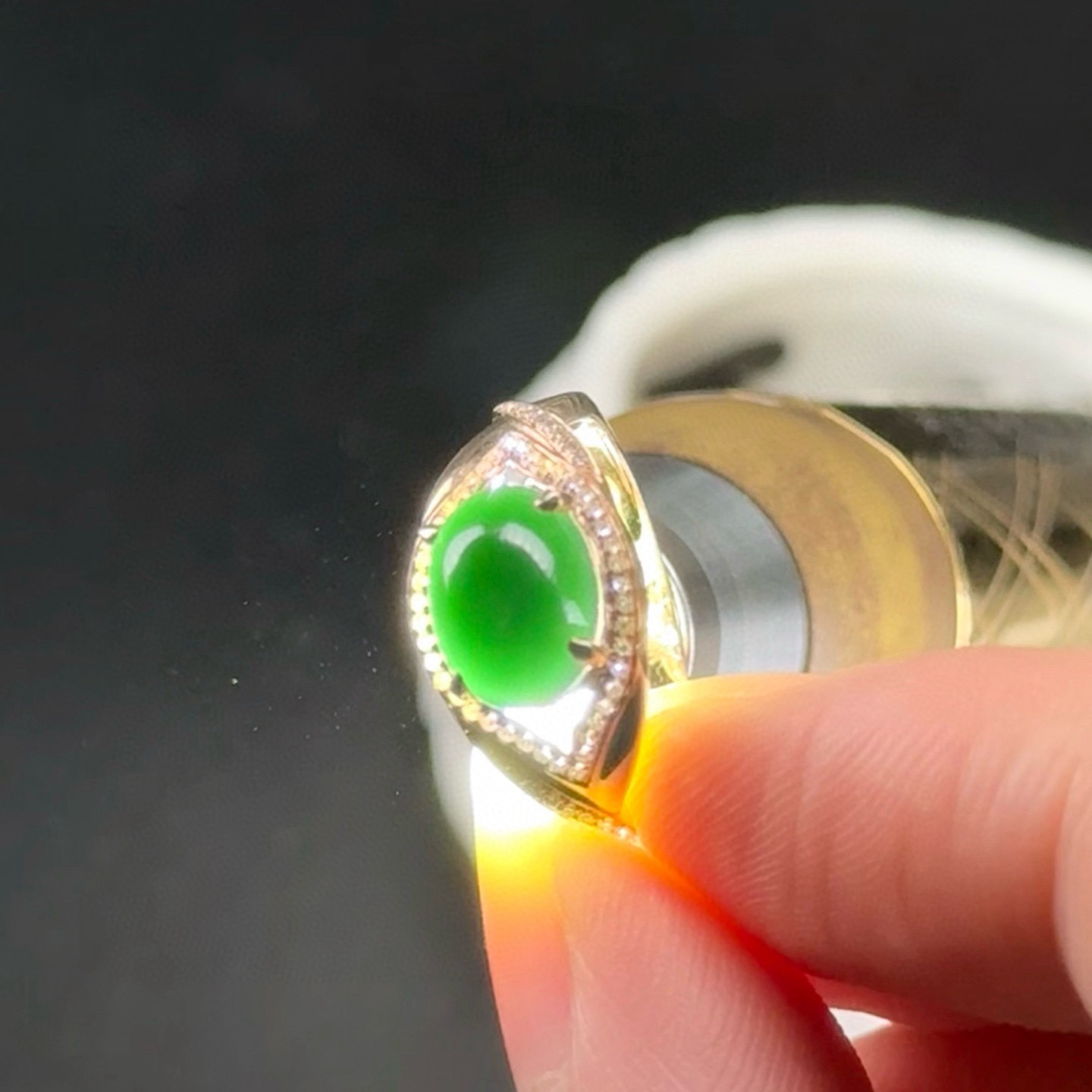 精品18k墨翠女戒 种好色正 黑度极好 打灯通透 油性十足 尺寸9