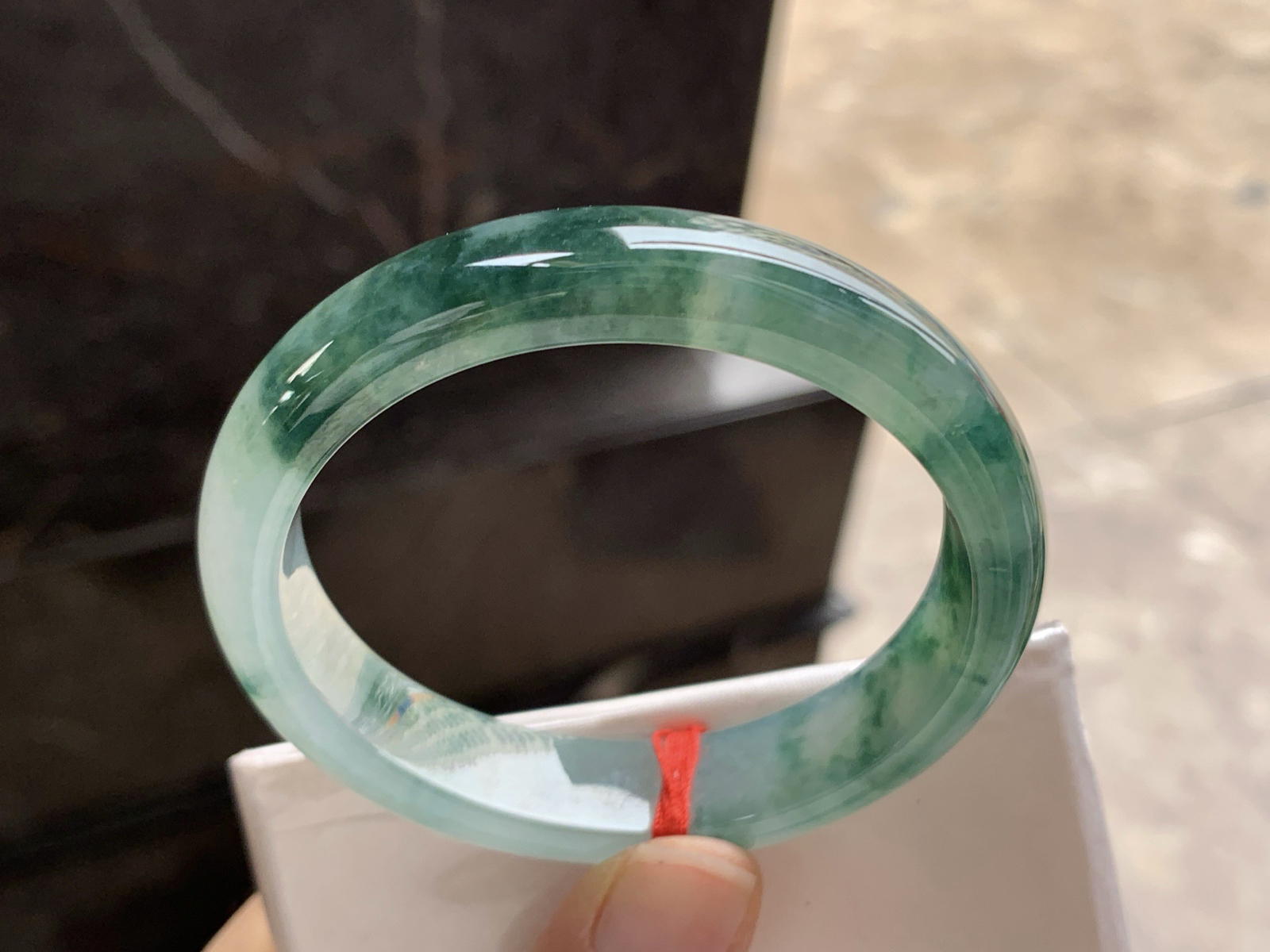 52.8-11.8-7

飘花贵妃手镯^_^正圈50可以带