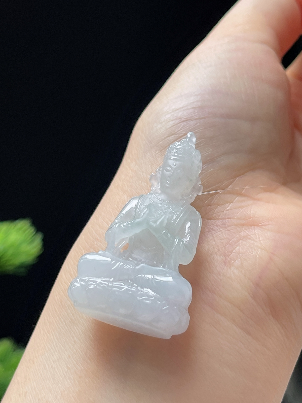 翡翠冰糯种白色挂件，可做小摆件